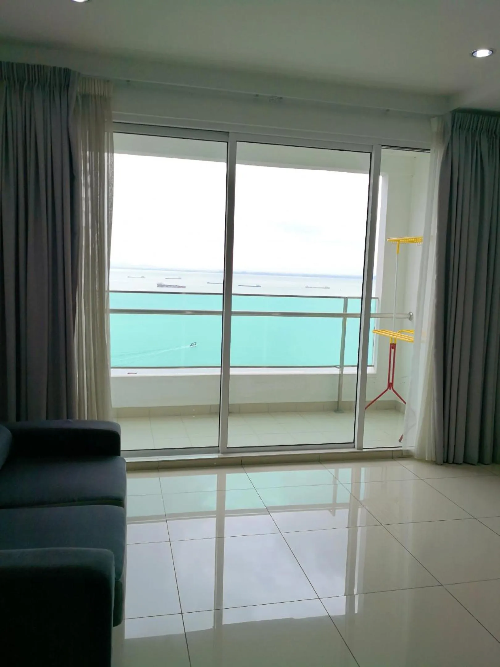 Balcony/Terrace in Mansion One by Sky Hive