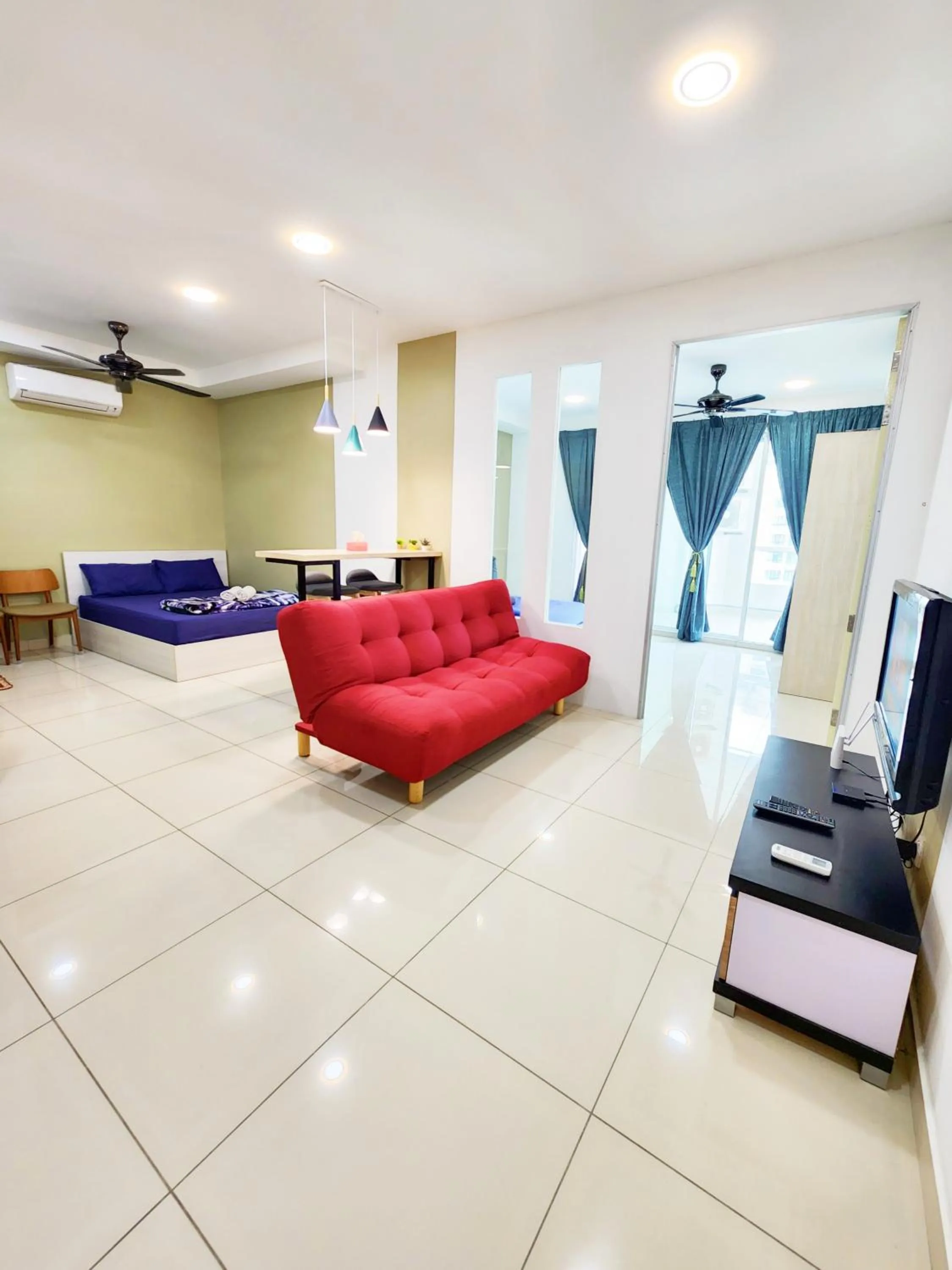 TV and multimedia in Mansion One by Sky Hive