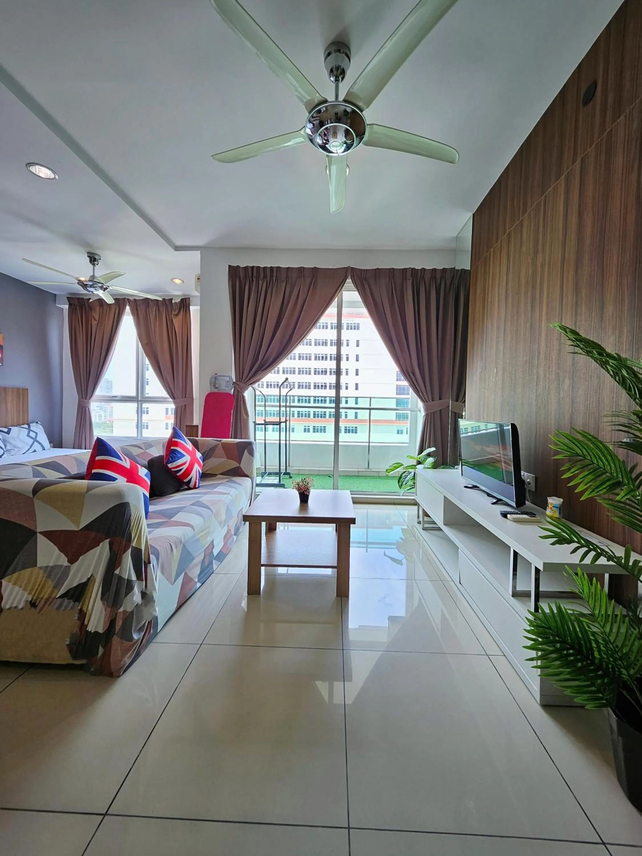 TV and multimedia in Mansion One by Sky Hive