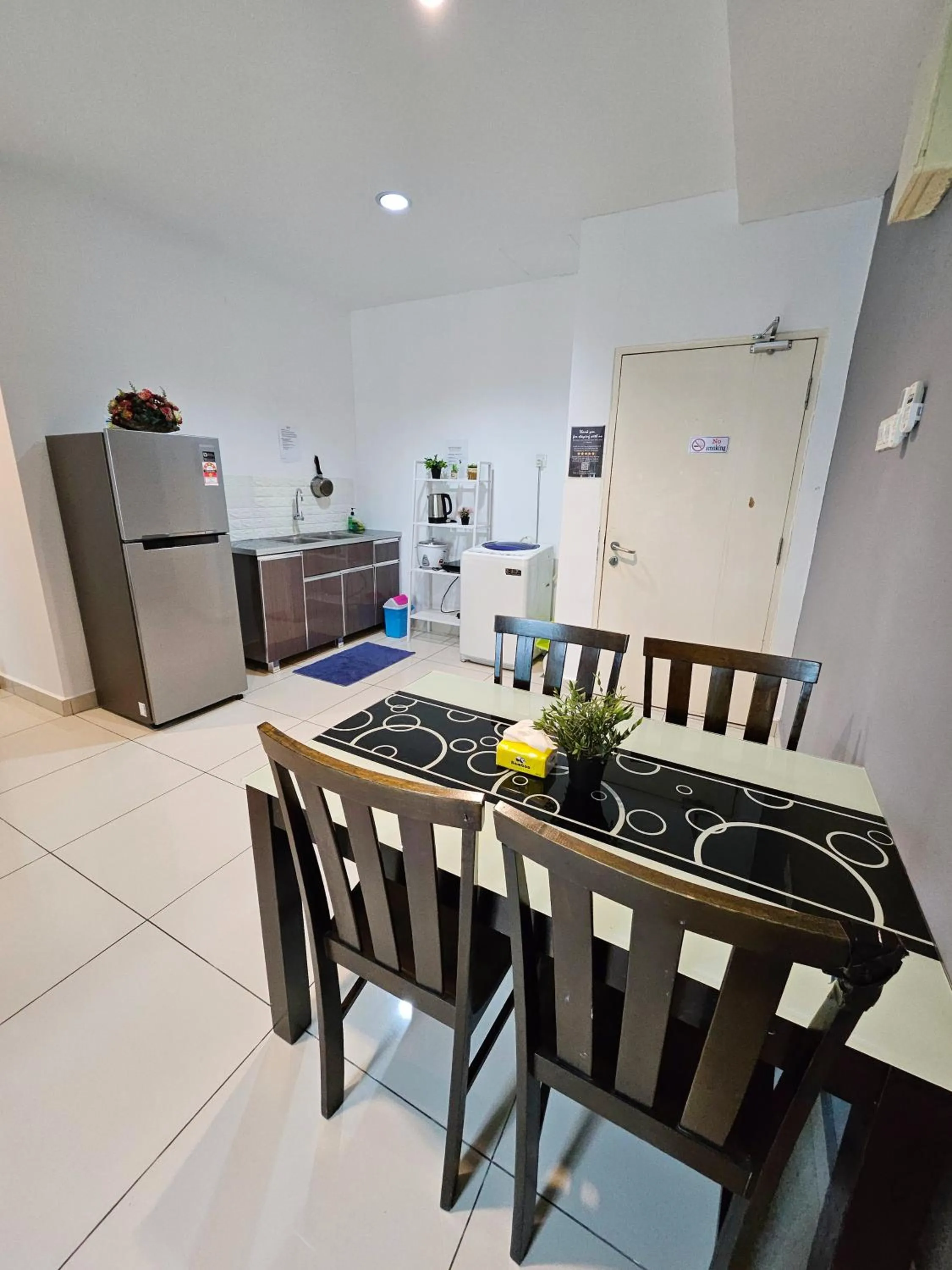 Kitchen or kitchenette in Mansion One by Sky Hive