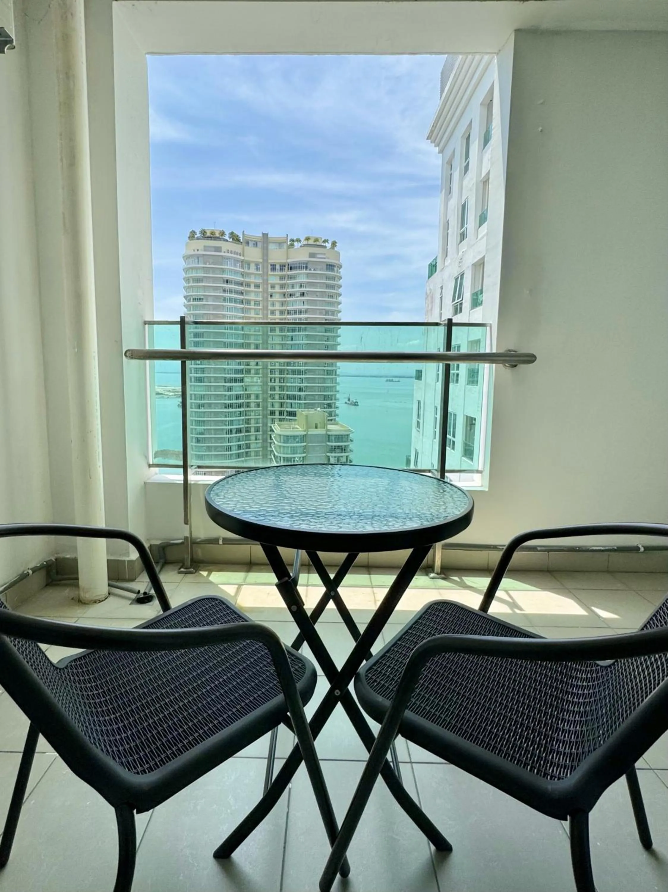 Balcony/Terrace in Mansion One by Sky Hive