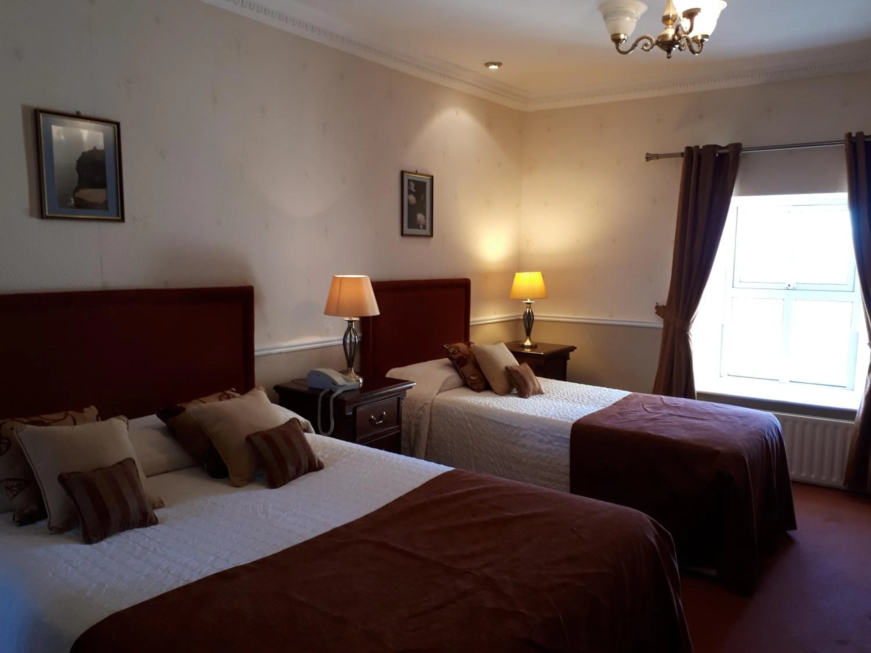 Bed in Aran View Country House and Lodge