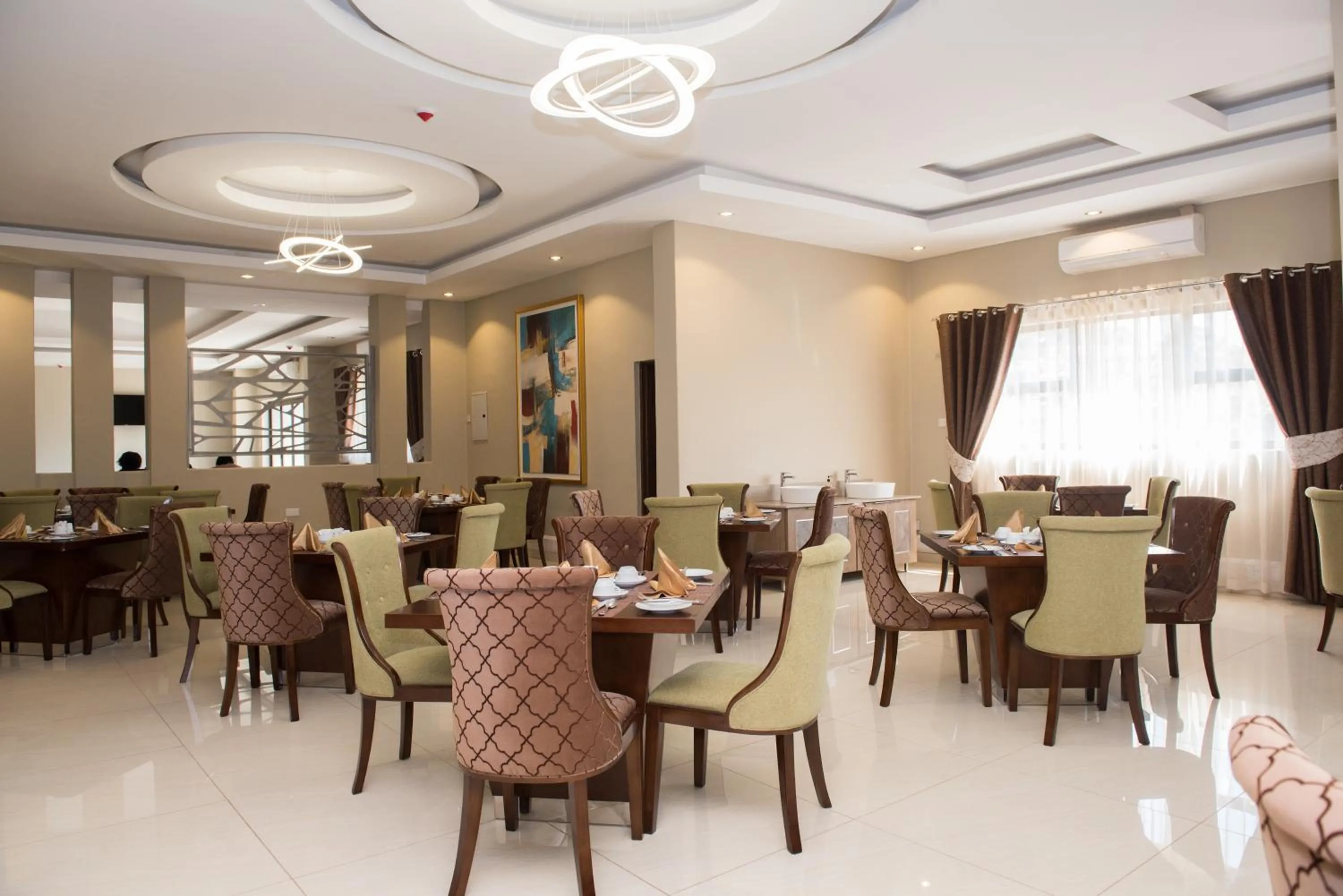 Restaurant/places to eat in Crossroads Hotel Blantyre