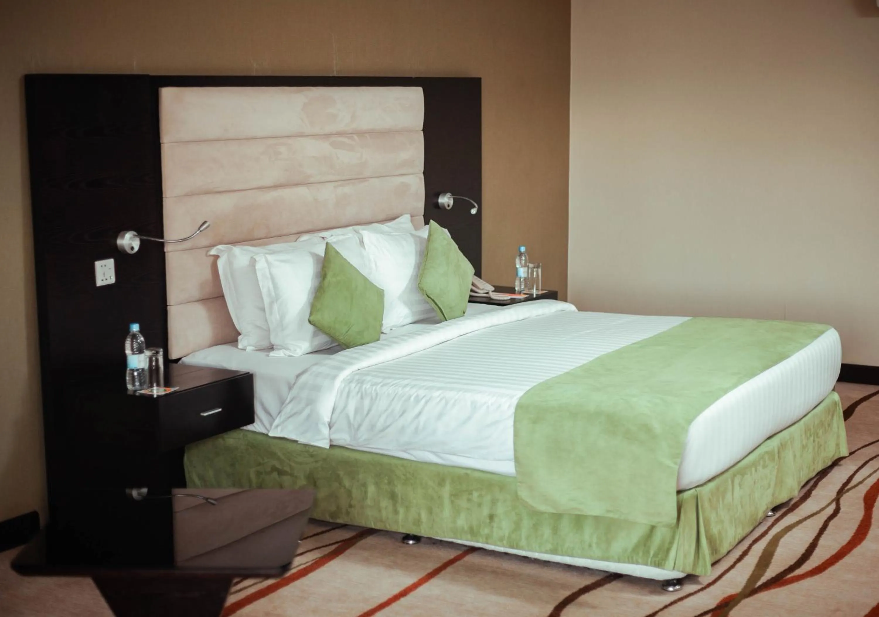 Bedroom, Bed in Crossroads Hotel Blantyre