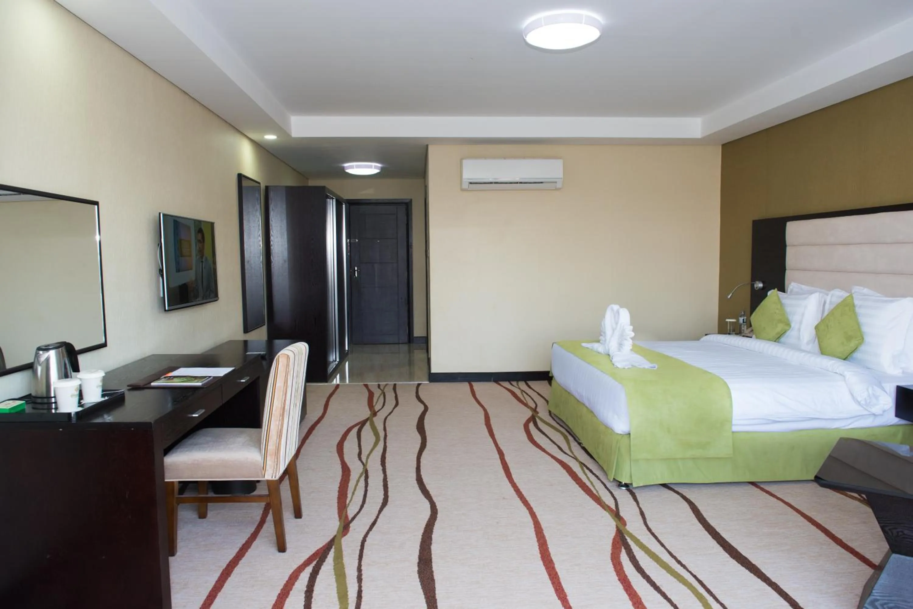 Photo of the whole room, Bed in Crossroads Hotel Blantyre