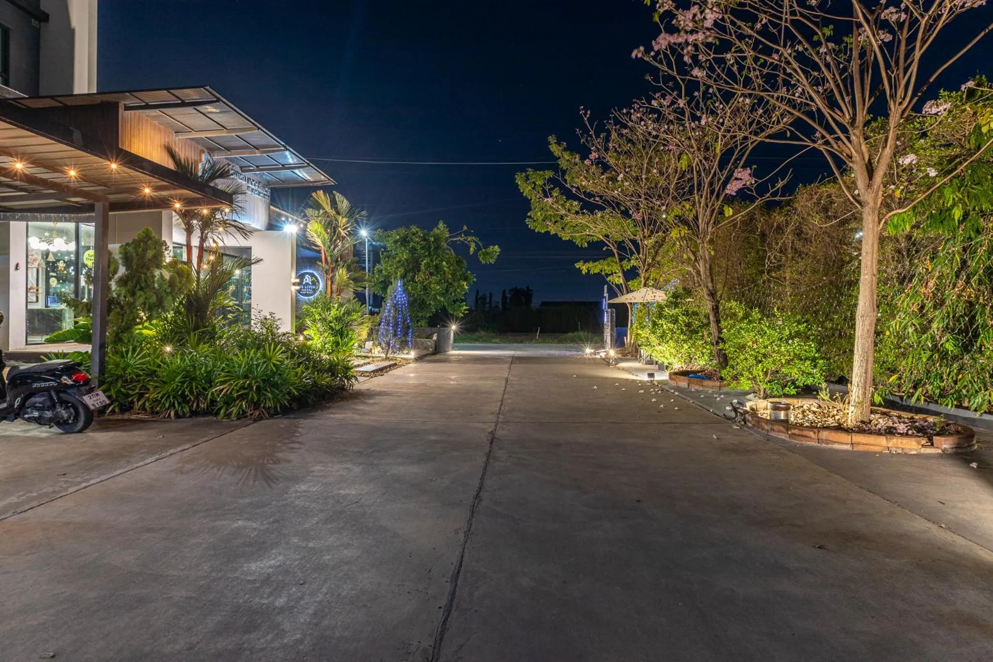 The Living Hotel SamutPrakan