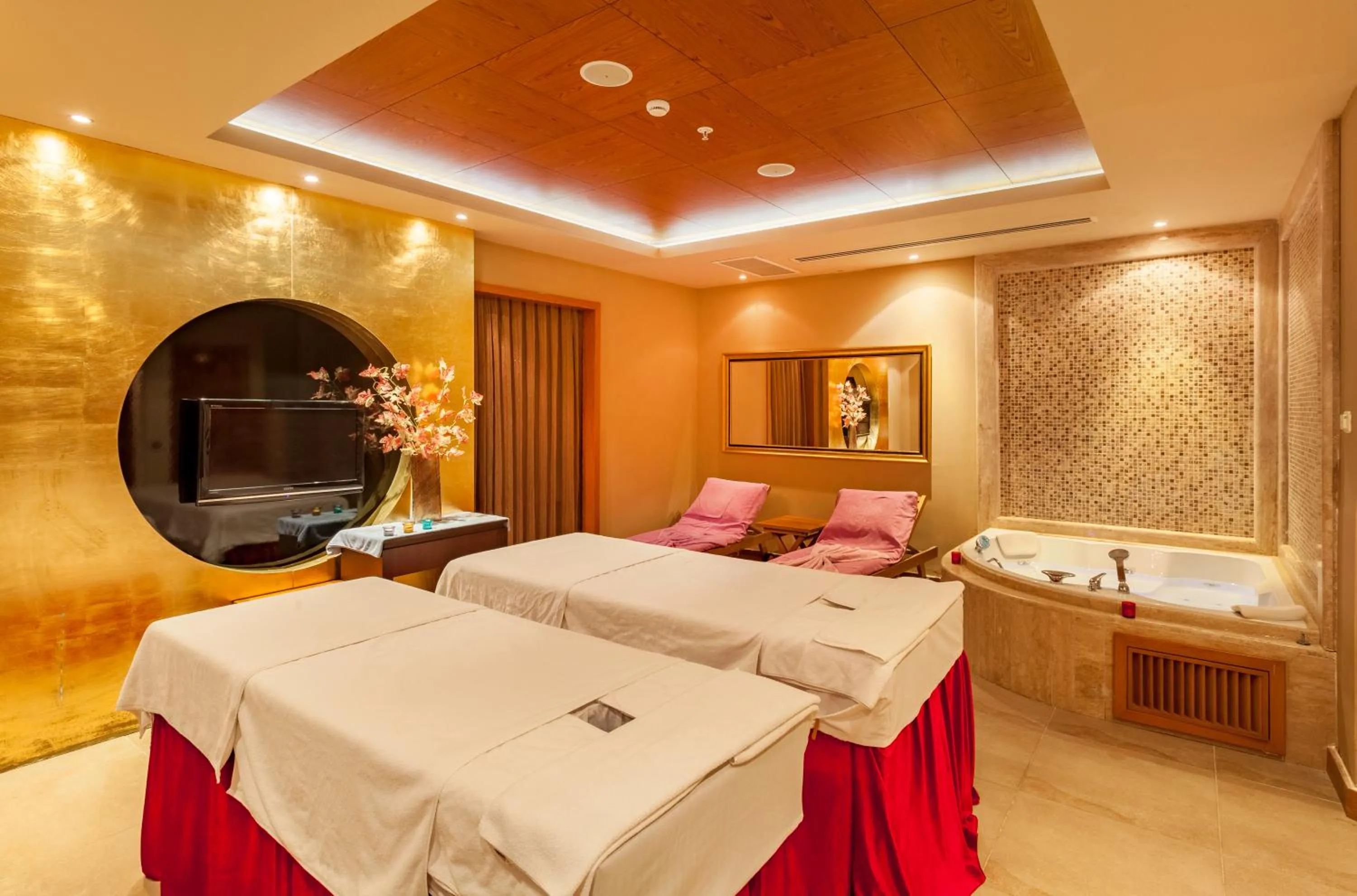 Massage, Bed in Starlight Resort Hotel