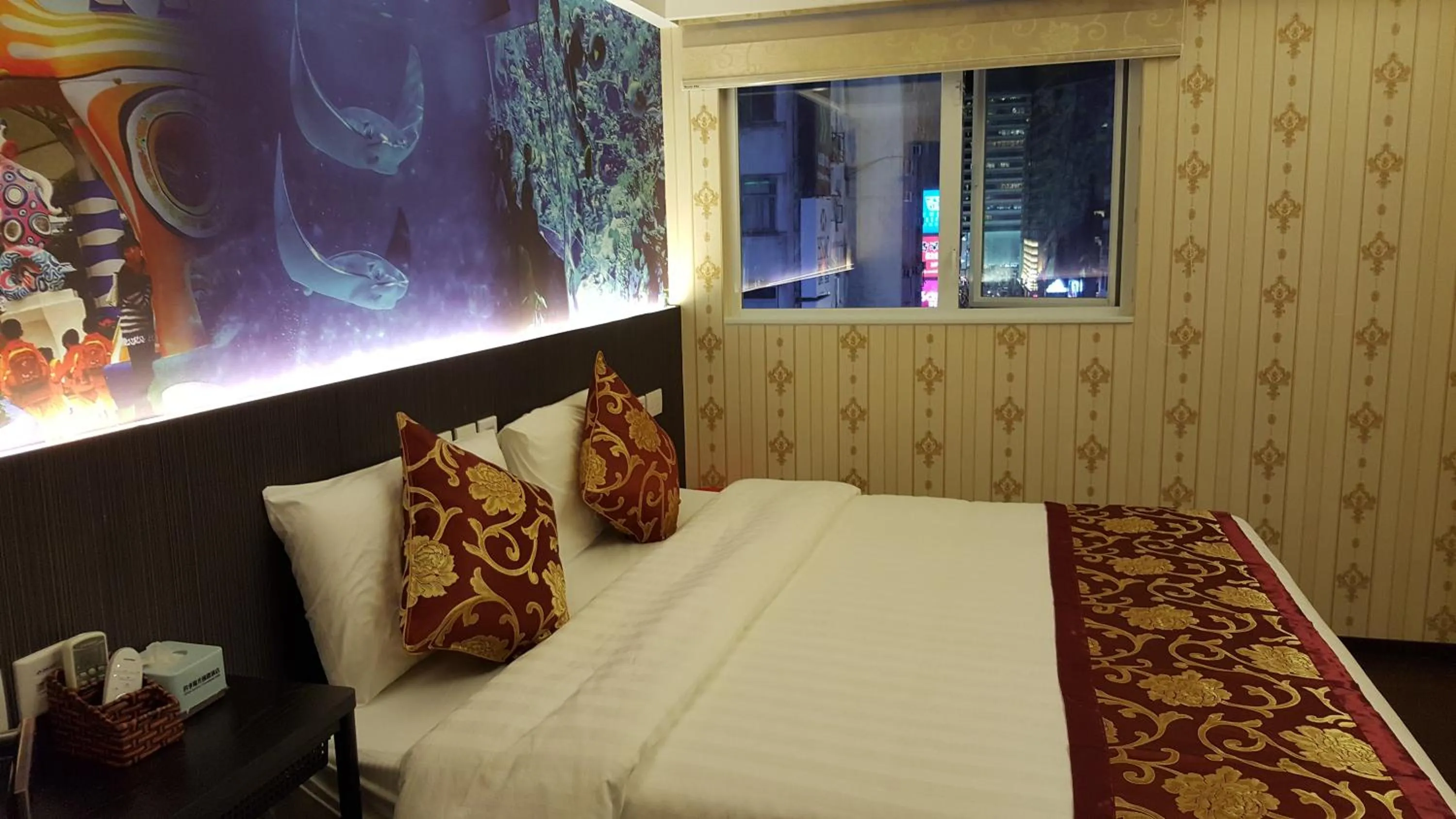 Bedroom, Bed in Whole Sunshine International Guest House