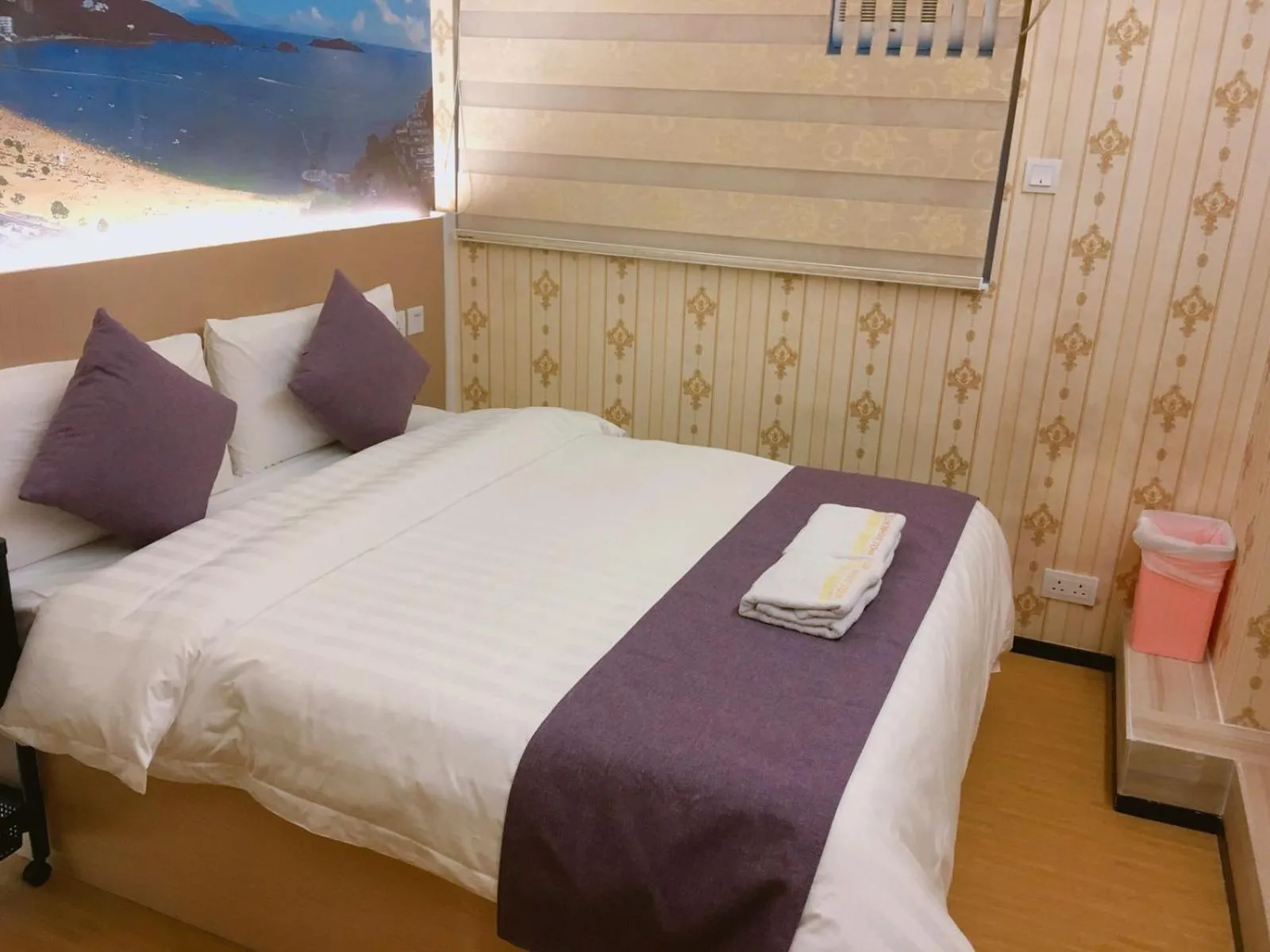 Bedroom, Bed in Whole Sunshine International Guest House