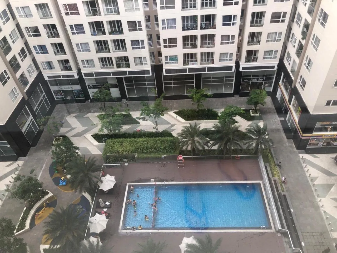 Pool view in SKYHOMES - Tan Son Nhat Airport Homestay