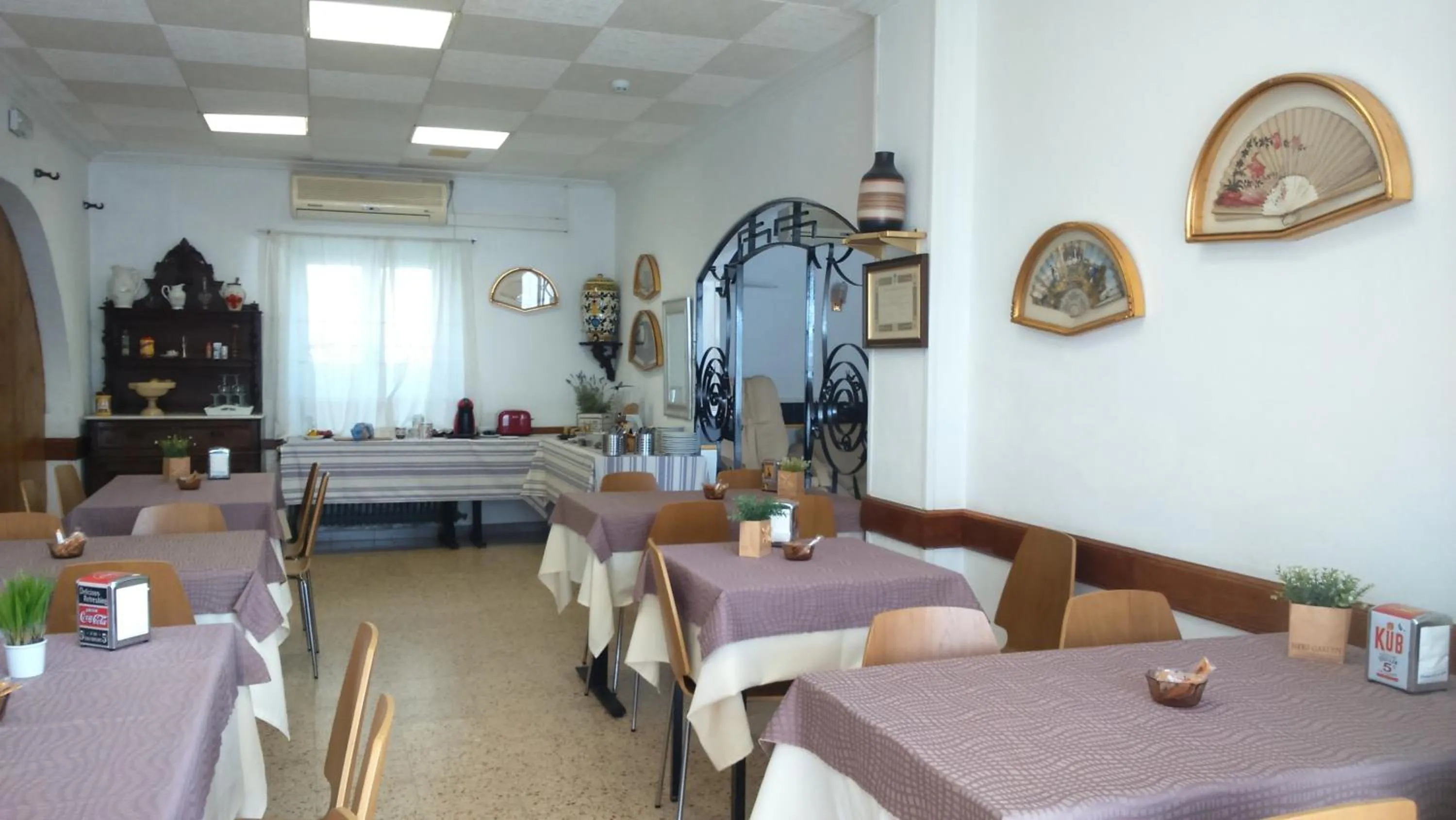 Restaurant/places to eat in La Masia