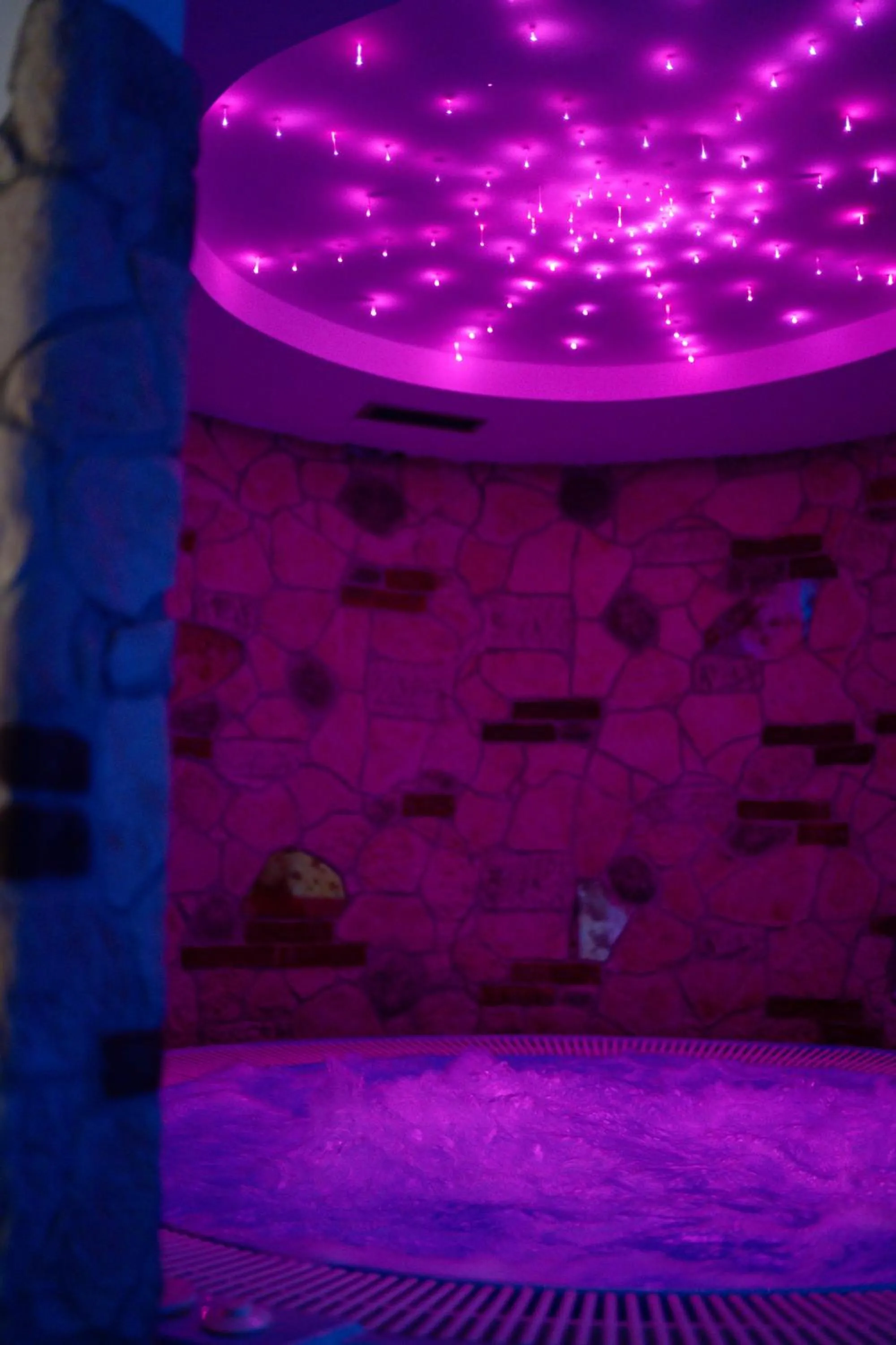 Hot Tub in Hotel Laurin