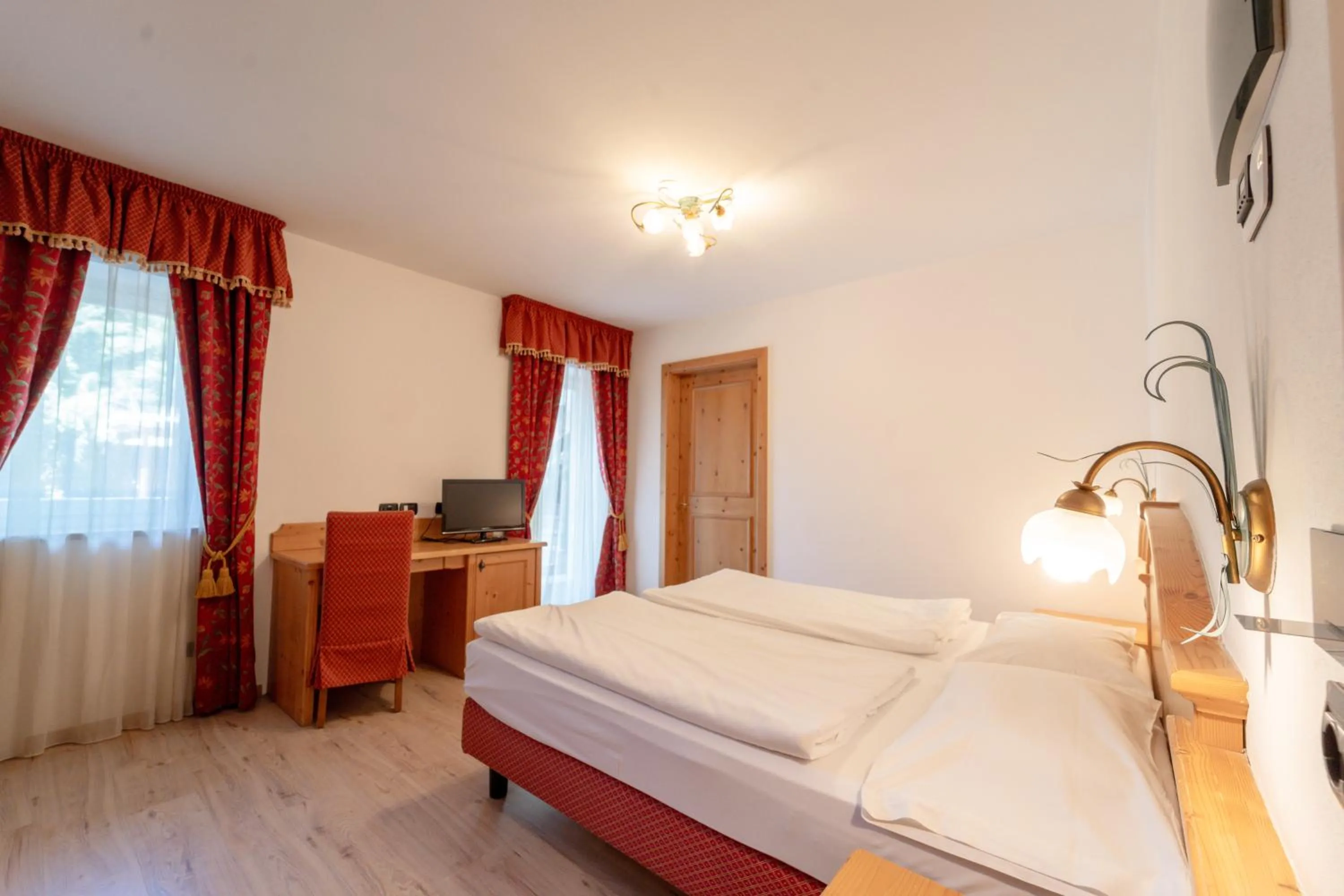 Bedroom, Bed in Hotel Laurin