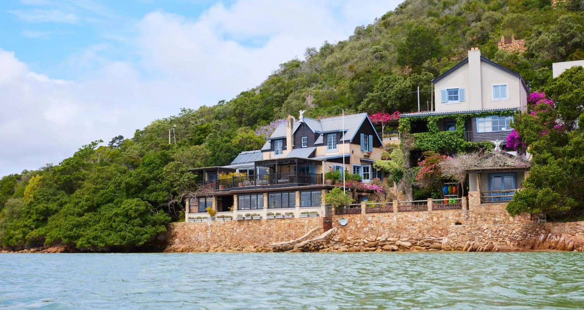 Property building in TwoAngels