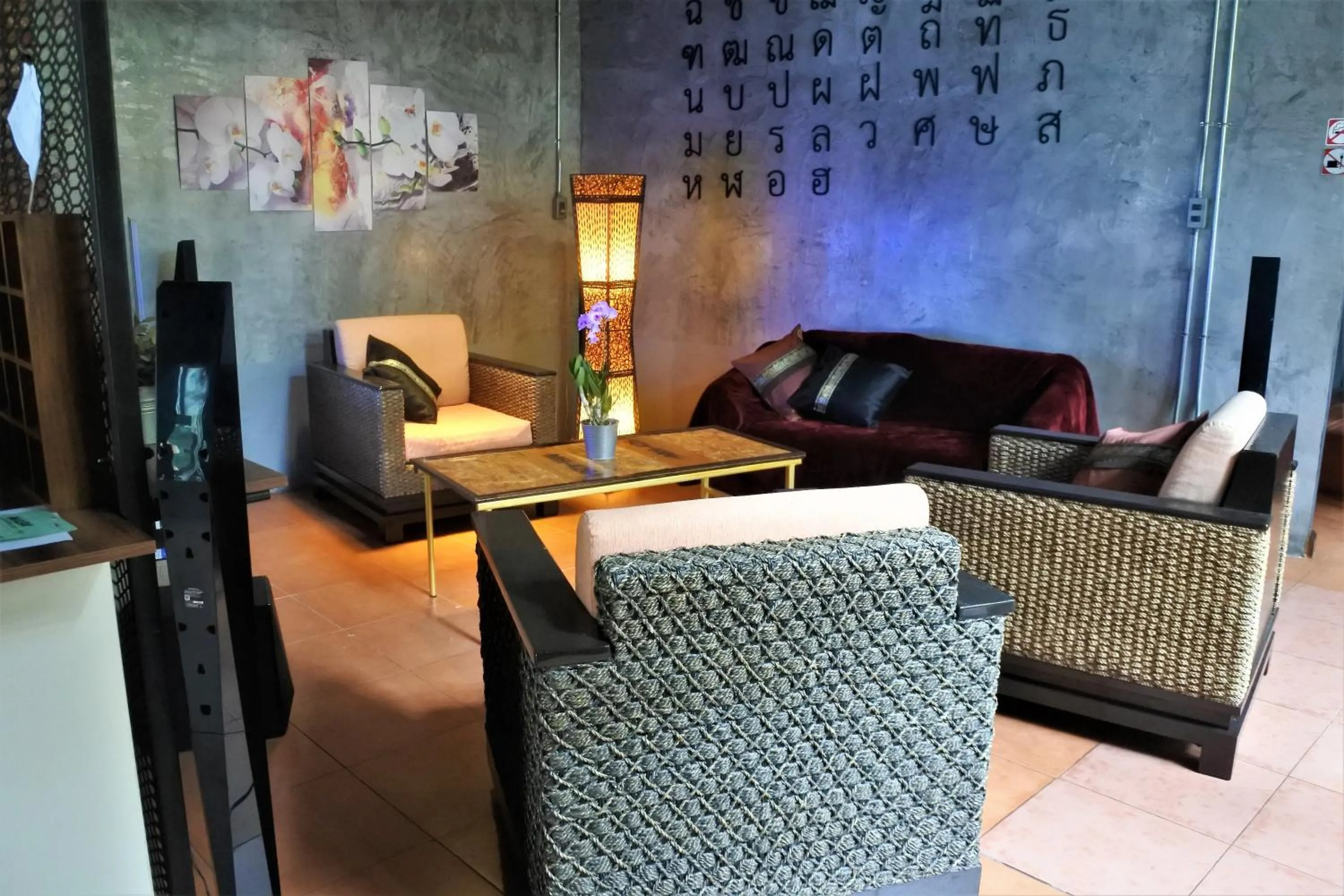 Lounge or bar in Hi Karon Beach