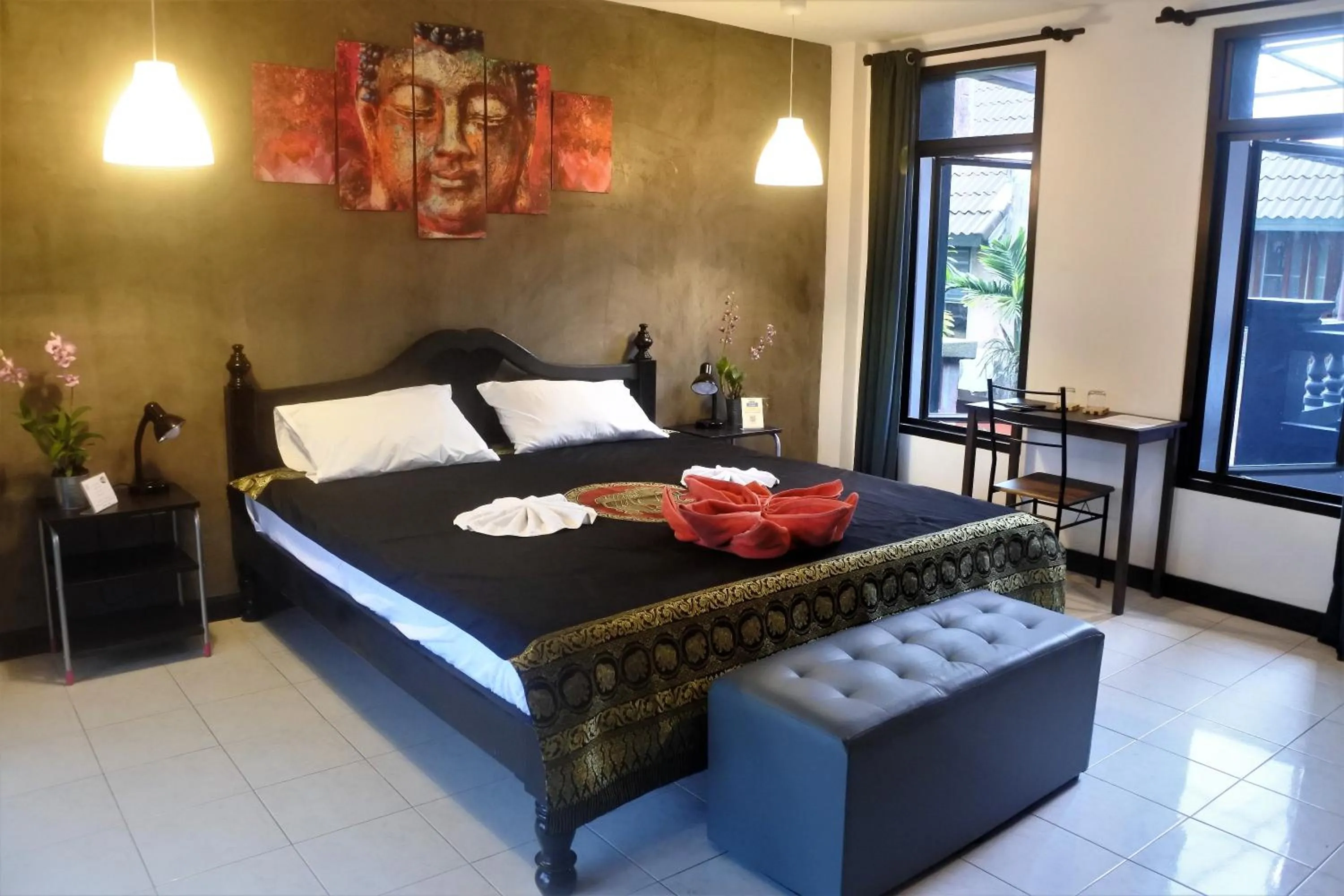 Photo of the whole room, Bed in Hi Karon Beach