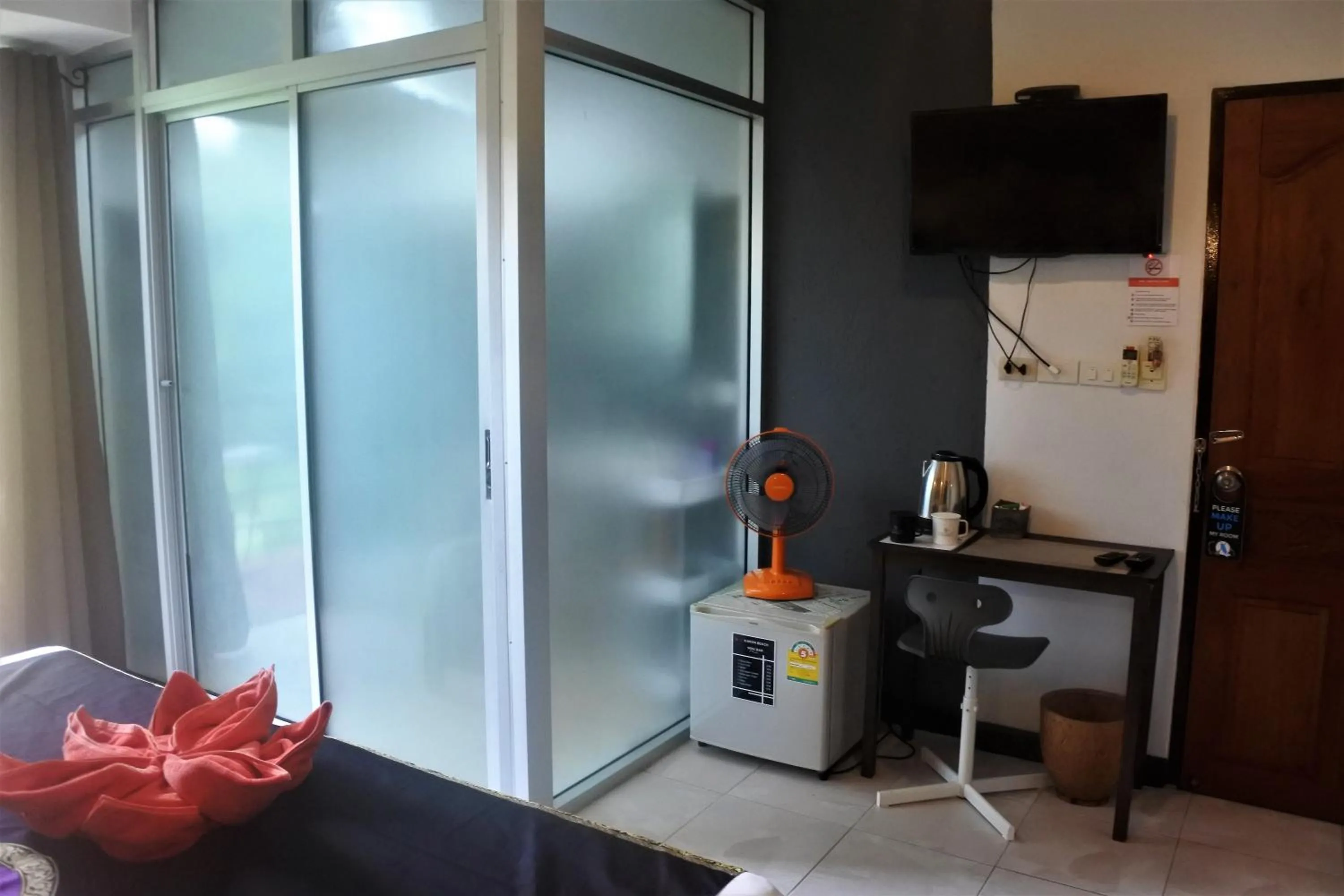 Photo of the whole room in Hi Karon Beach