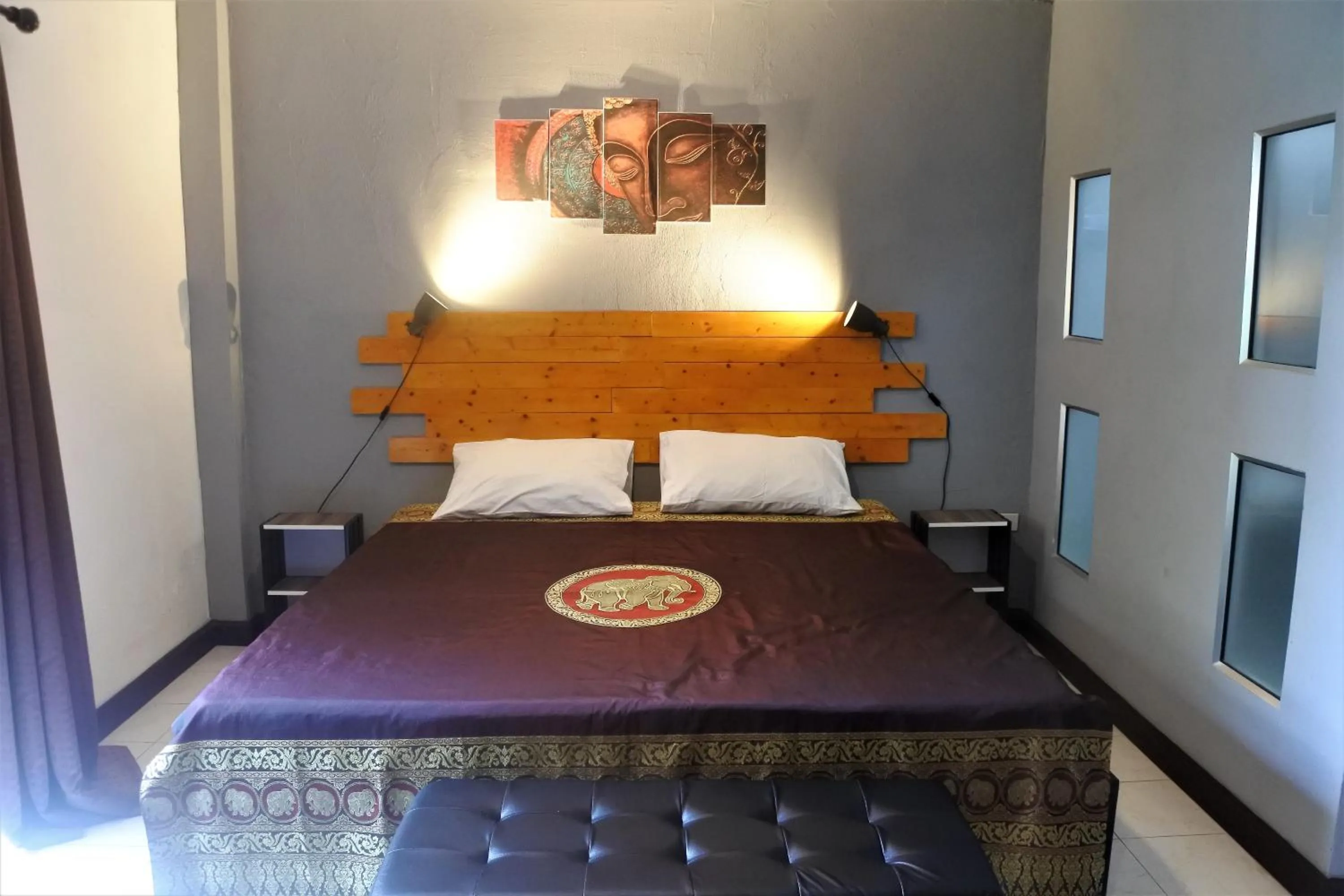 Photo of the whole room, Bed in Hi Karon Beach