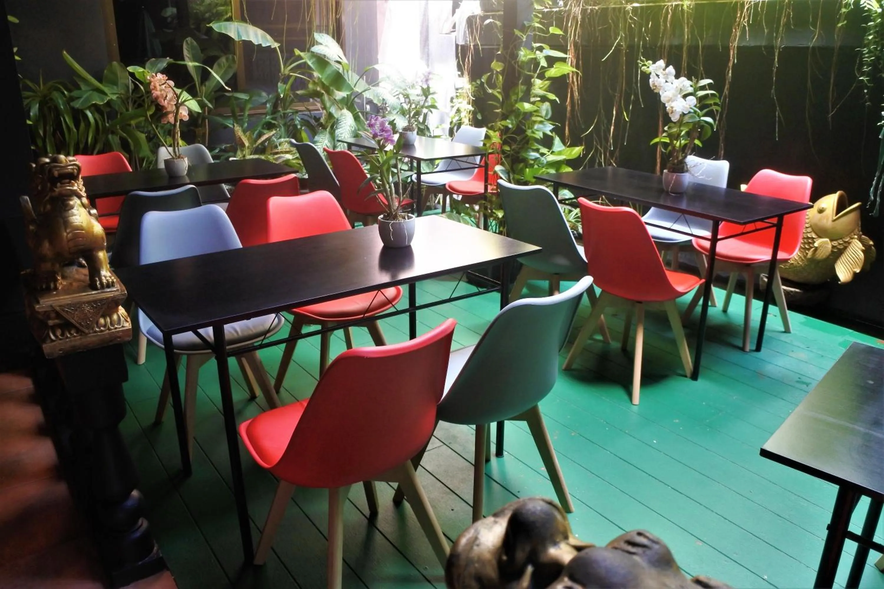 Restaurant/places to eat in Hi Karon Beach