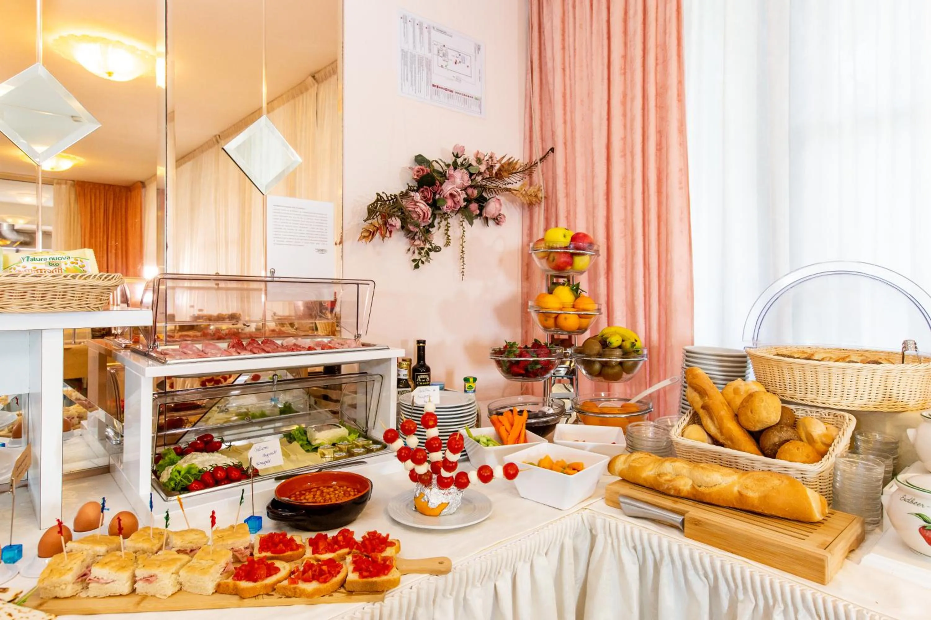 Breakfast in Hotel Raffaello