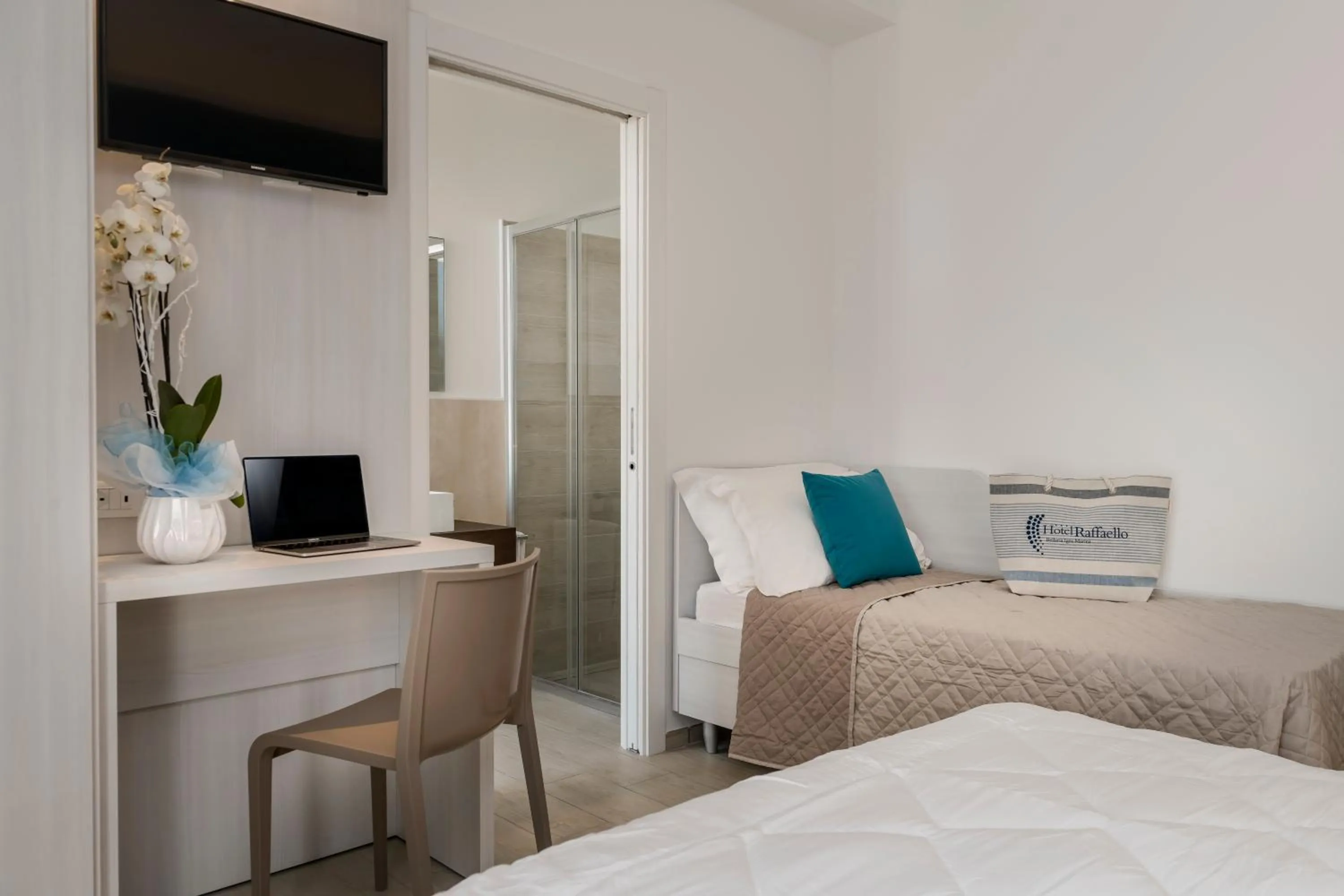 Bed in Hotel Raffaello