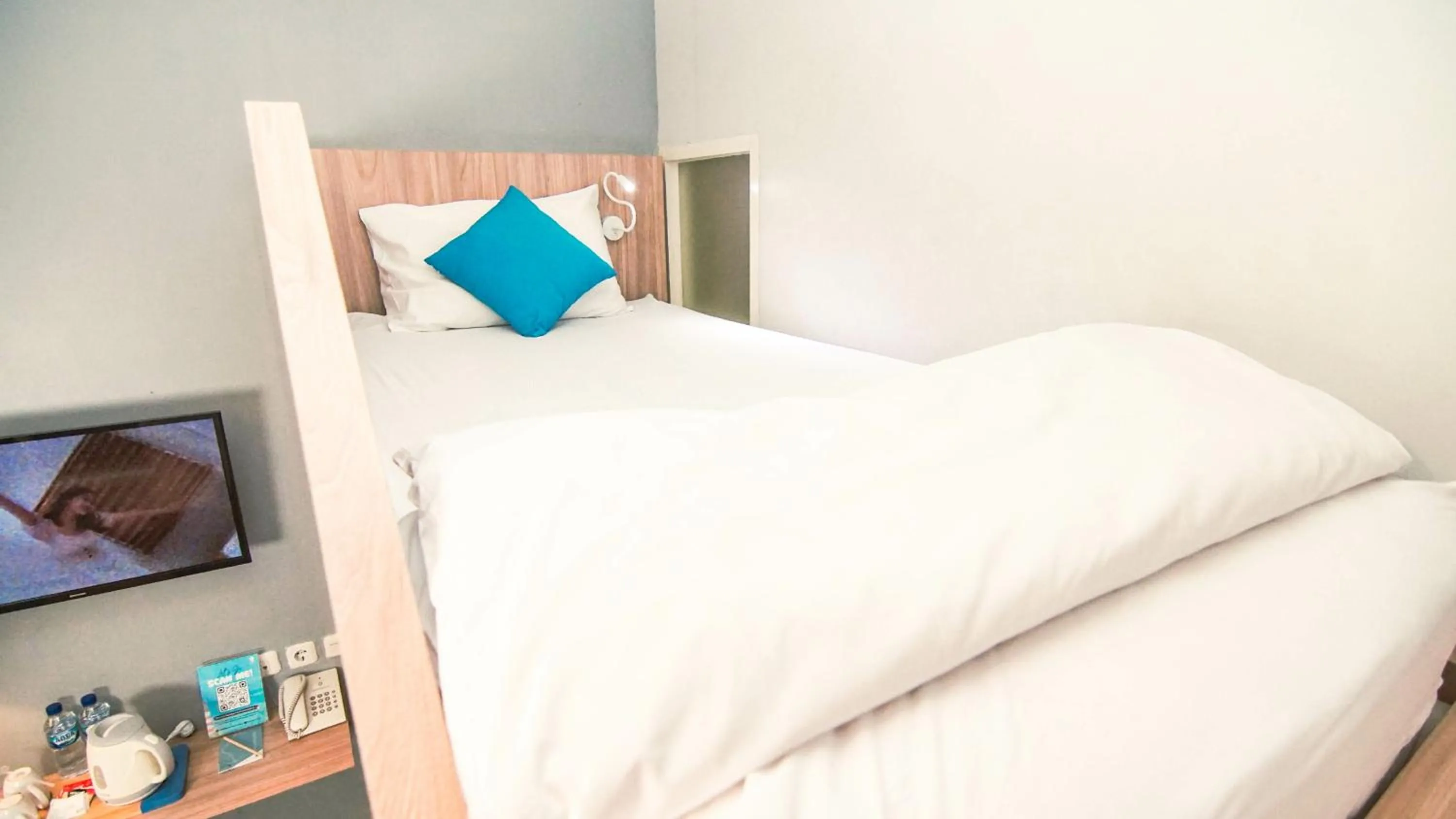 Bed in Kapal Garden Hotel at Rekreasi Sengkaling