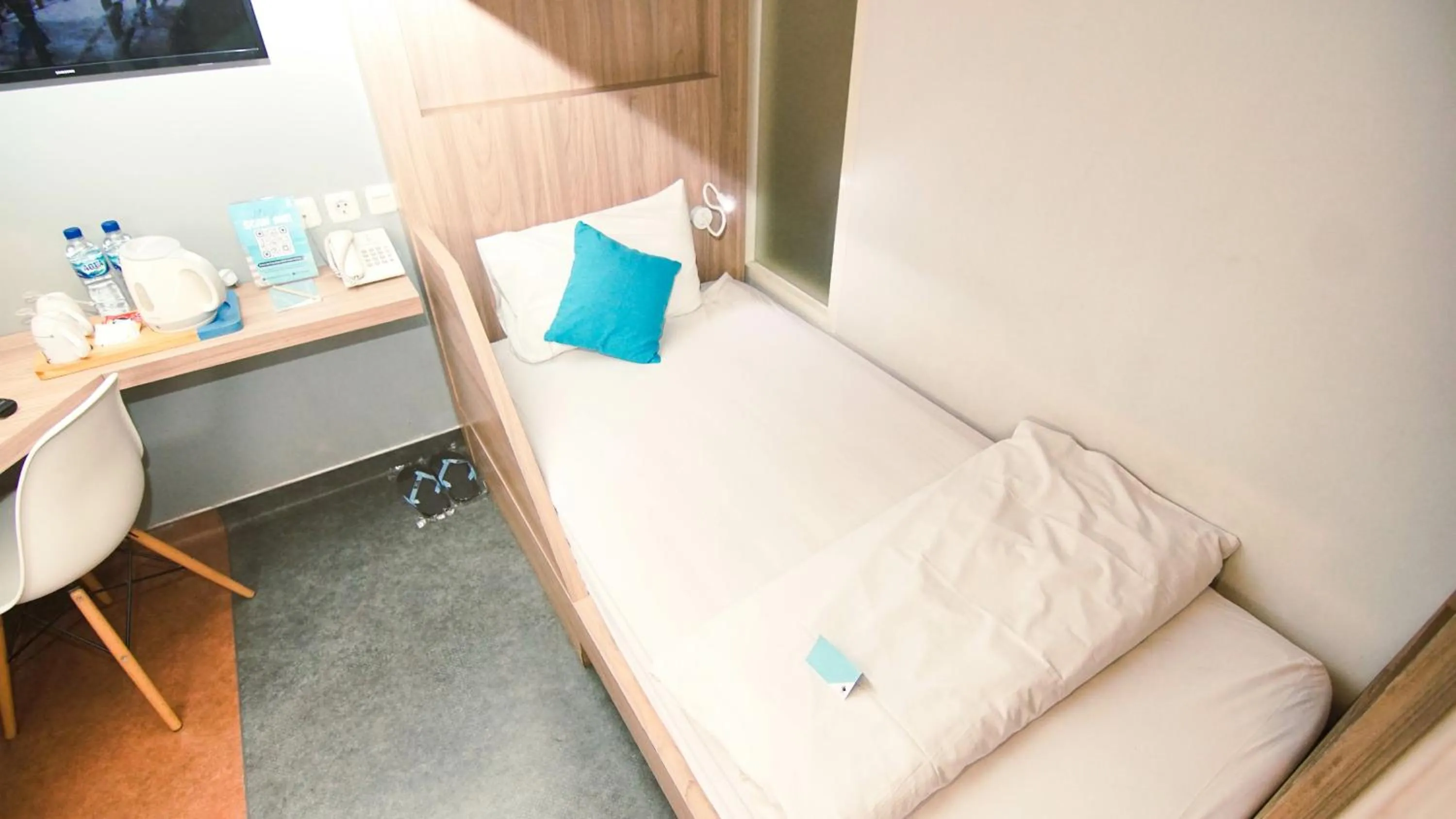 Bed in Kapal Garden Hotel at Rekreasi Sengkaling