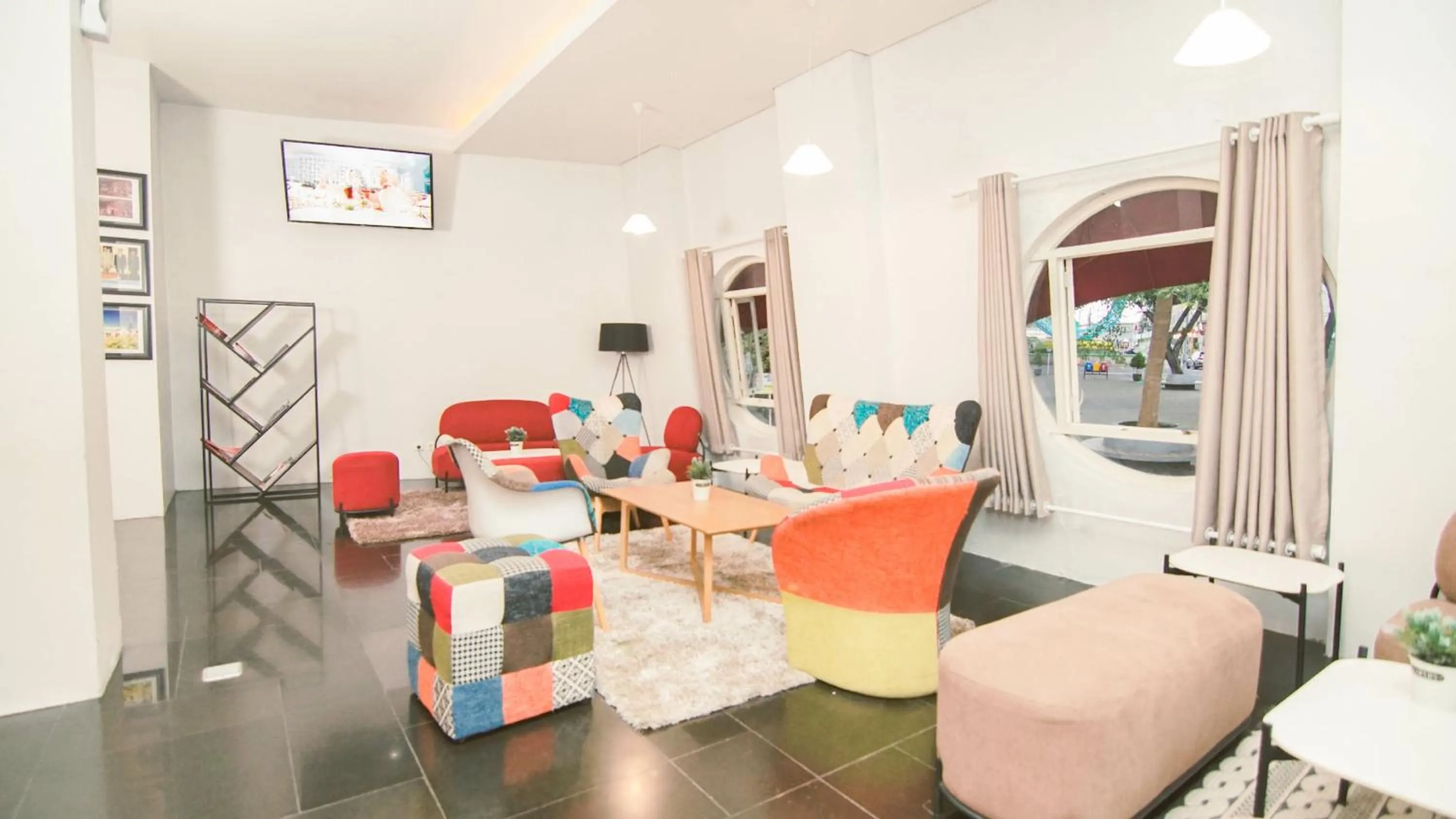 Lobby or reception in Kapal Garden Hotel at Rekreasi Sengkaling