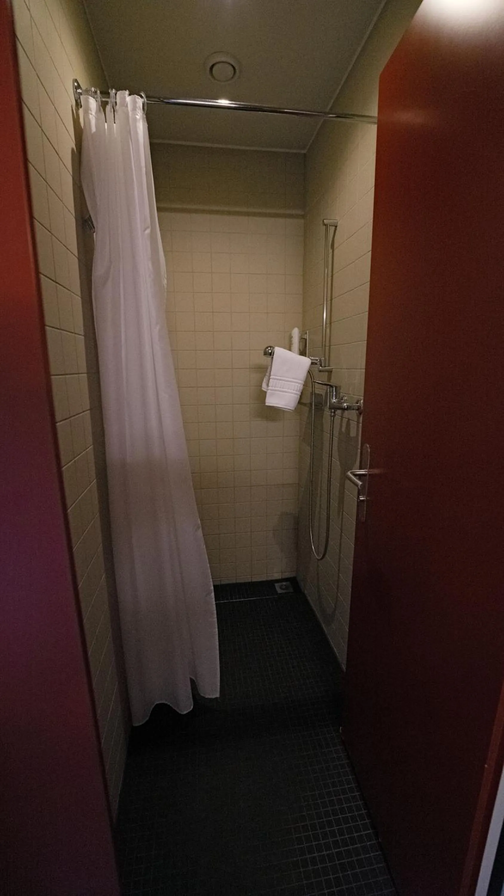 Shower in Valbella-Lenzerheide Youth Hostel