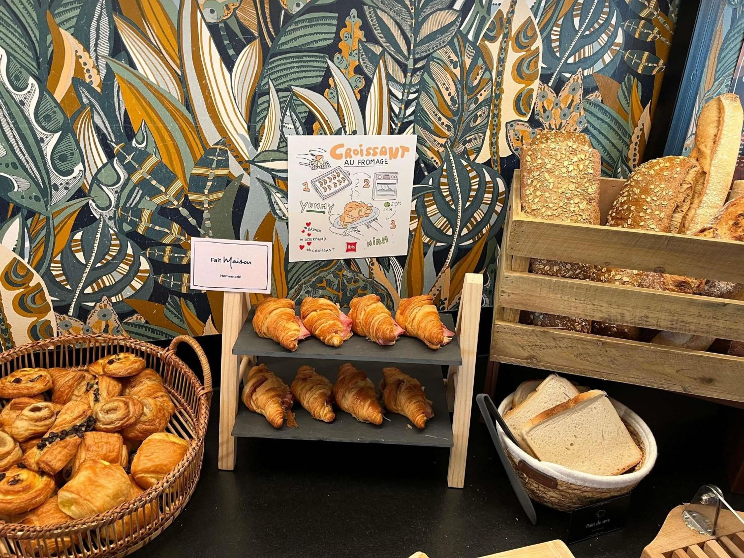 Restaurant/places to eat in ibis Montauban