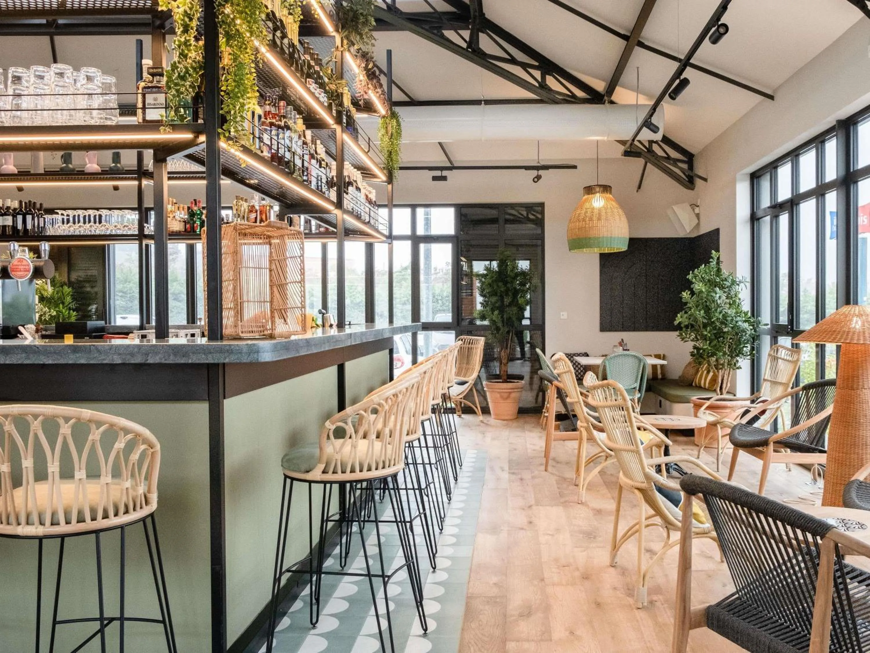 Restaurant/places to eat in ibis Montauban