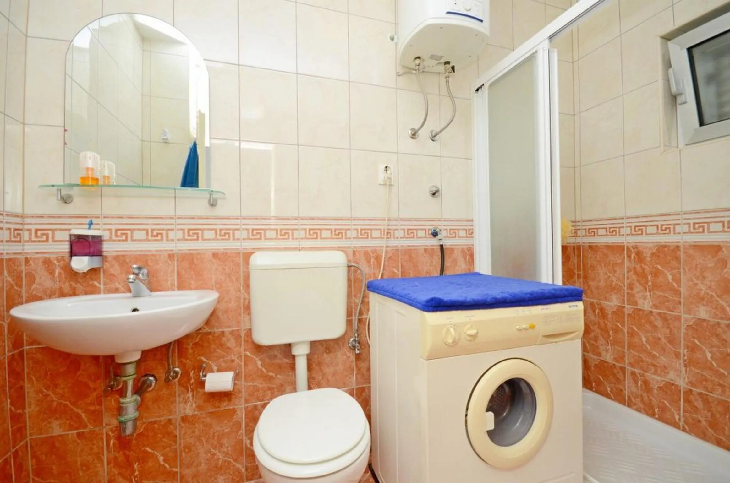 Toilet in Apartments Doris