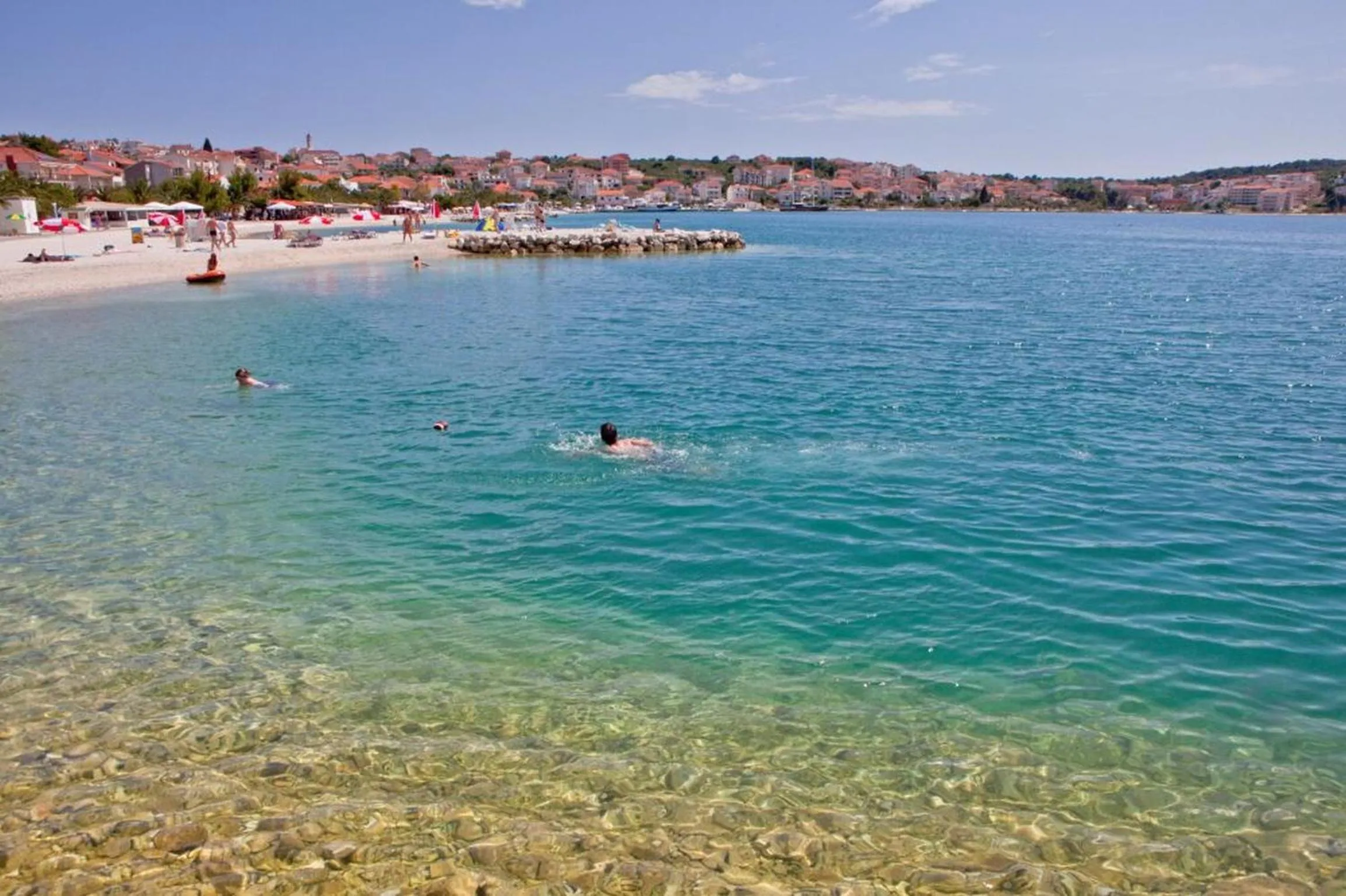 Beach in Apartments Doris