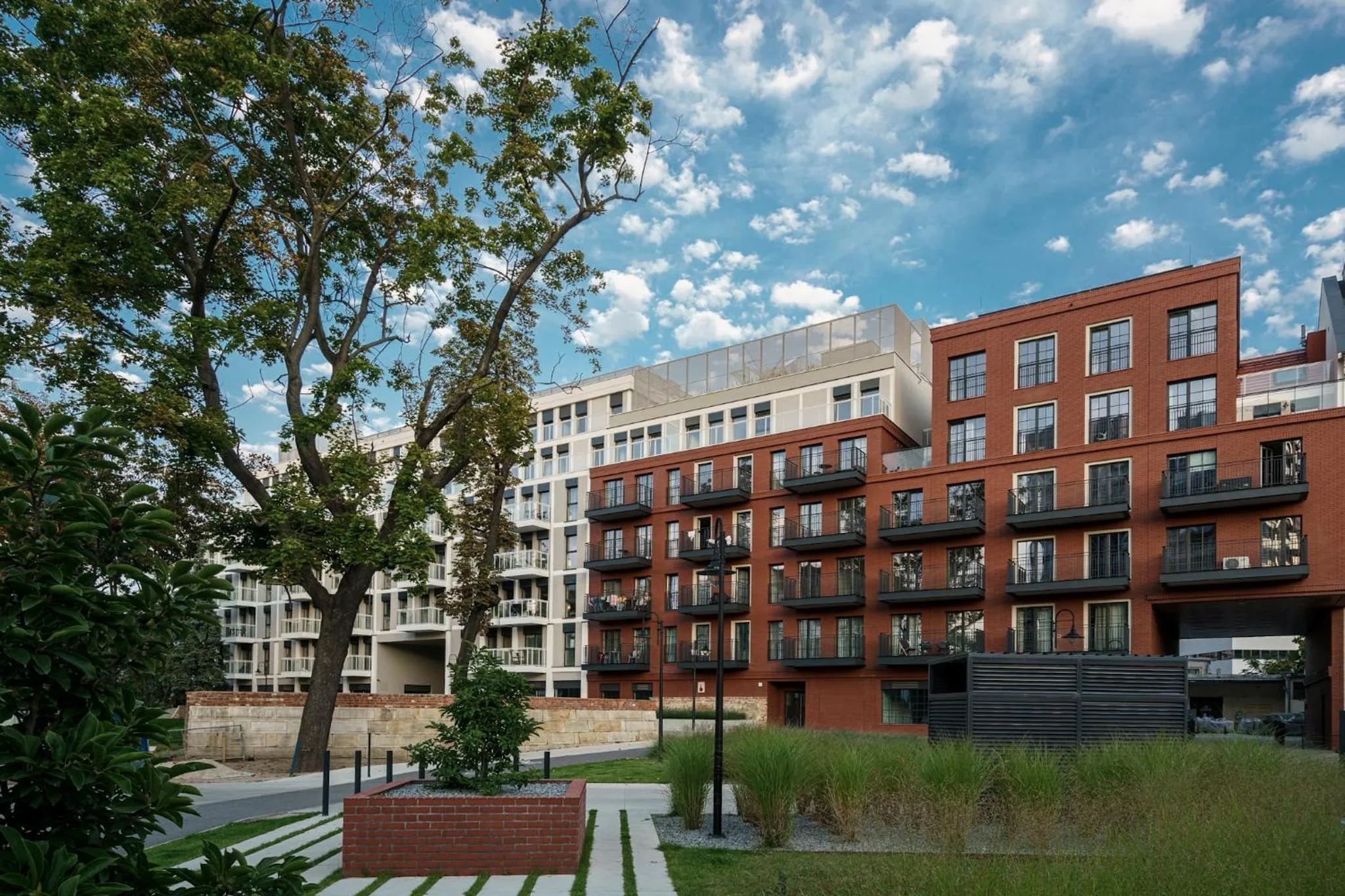 Property building in Absyntapart - Bulwar Staromiejski