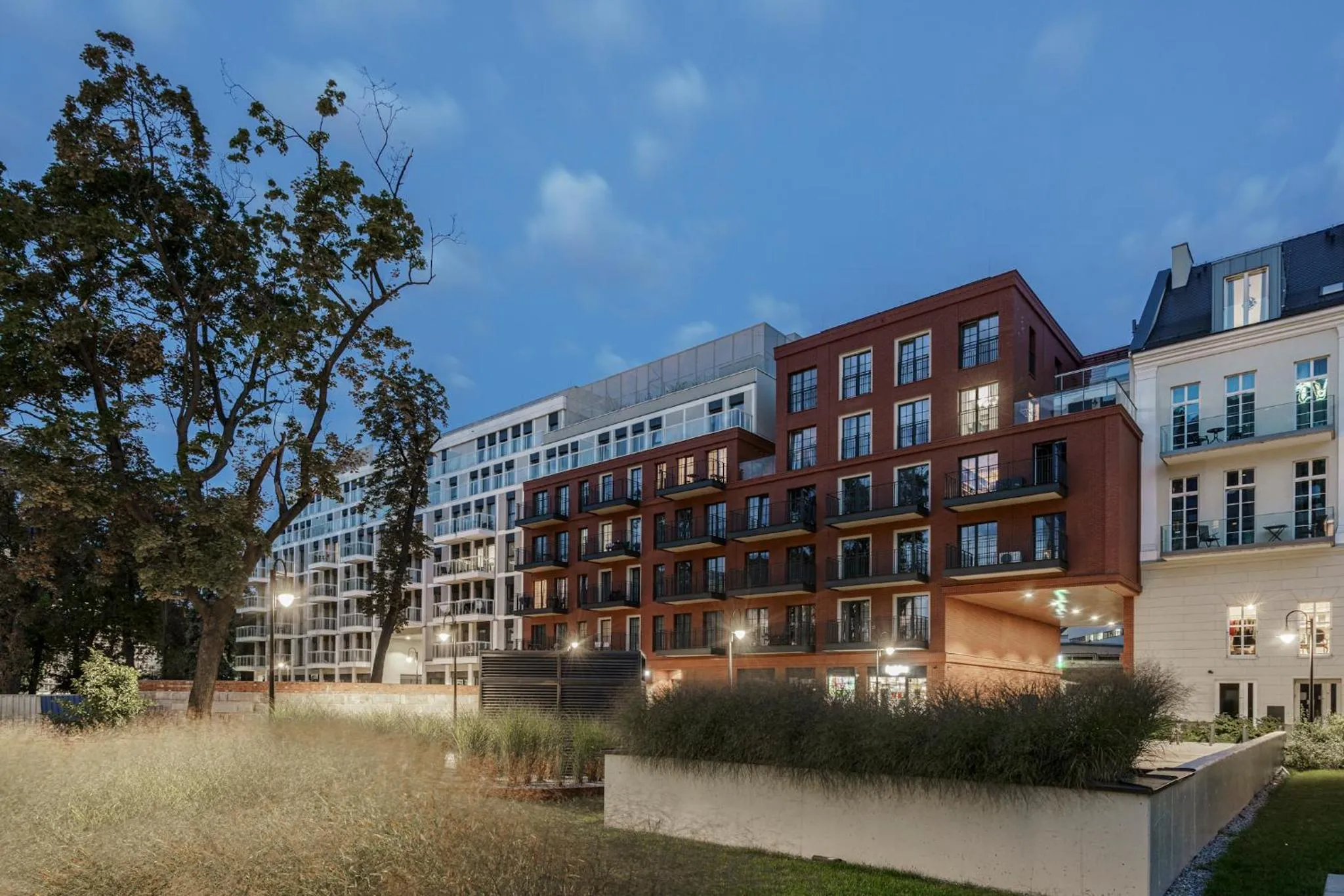 Property building in Absyntapart - Bulwar Staromiejski