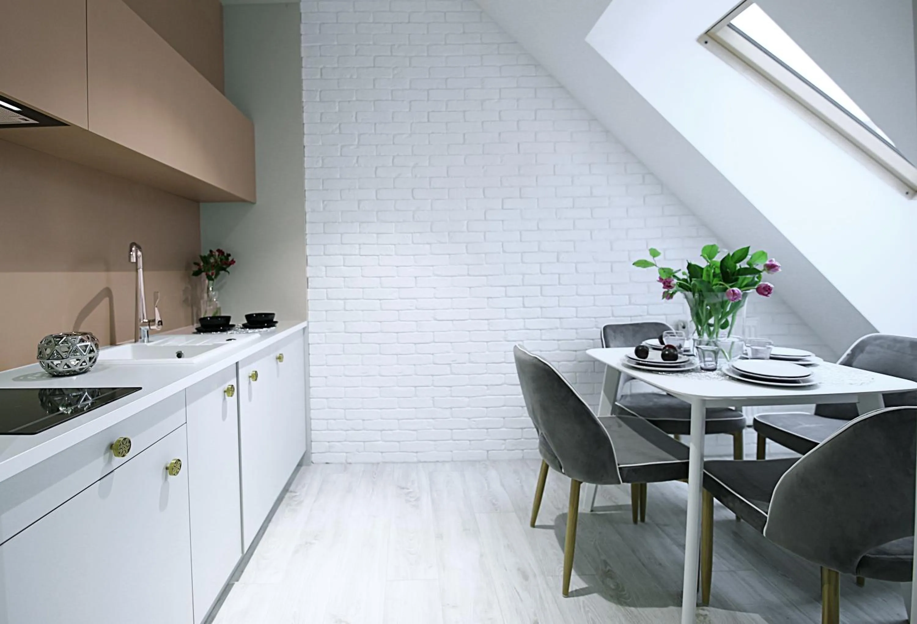 Dining area in Absyntapart - Bulwar Staromiejski