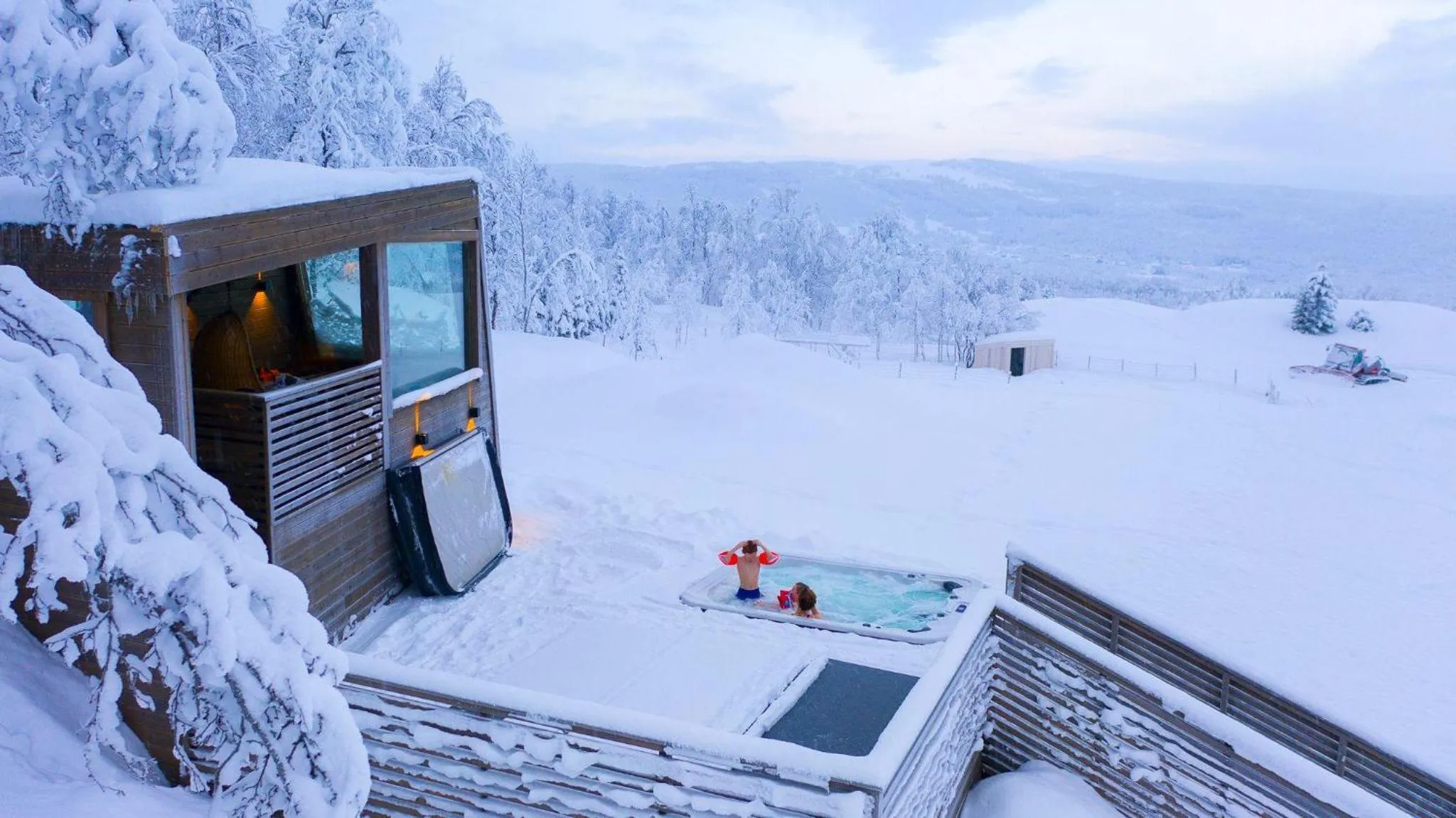 Hot Tub in Aurora Borealis Observatory