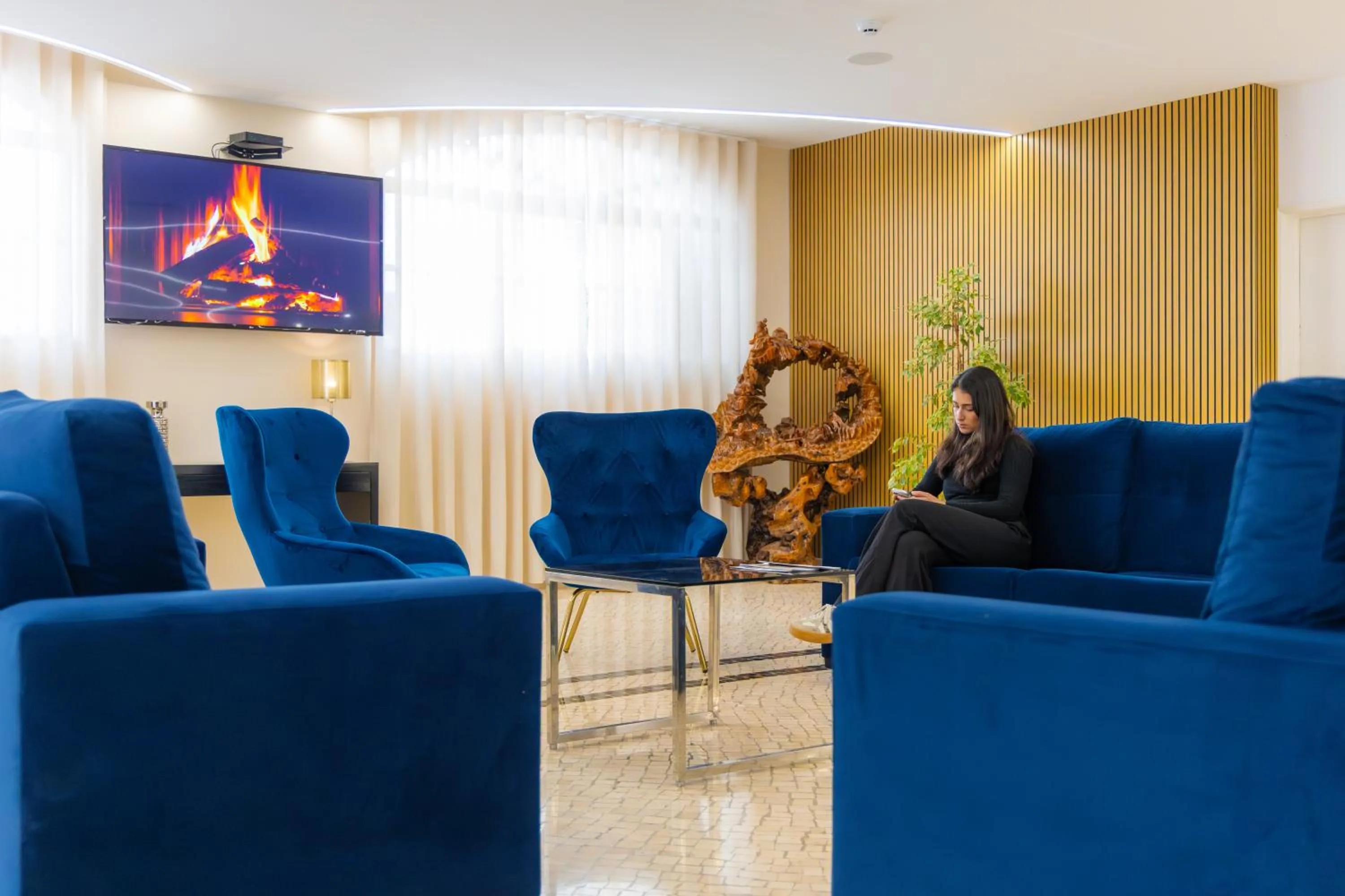 People in Hotel Caldas Internacional