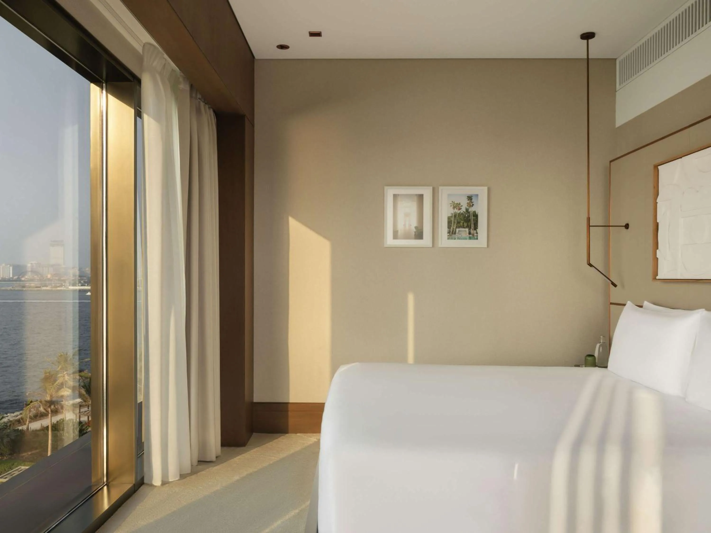 Bedroom, Bed in Caesars Palace Dubai