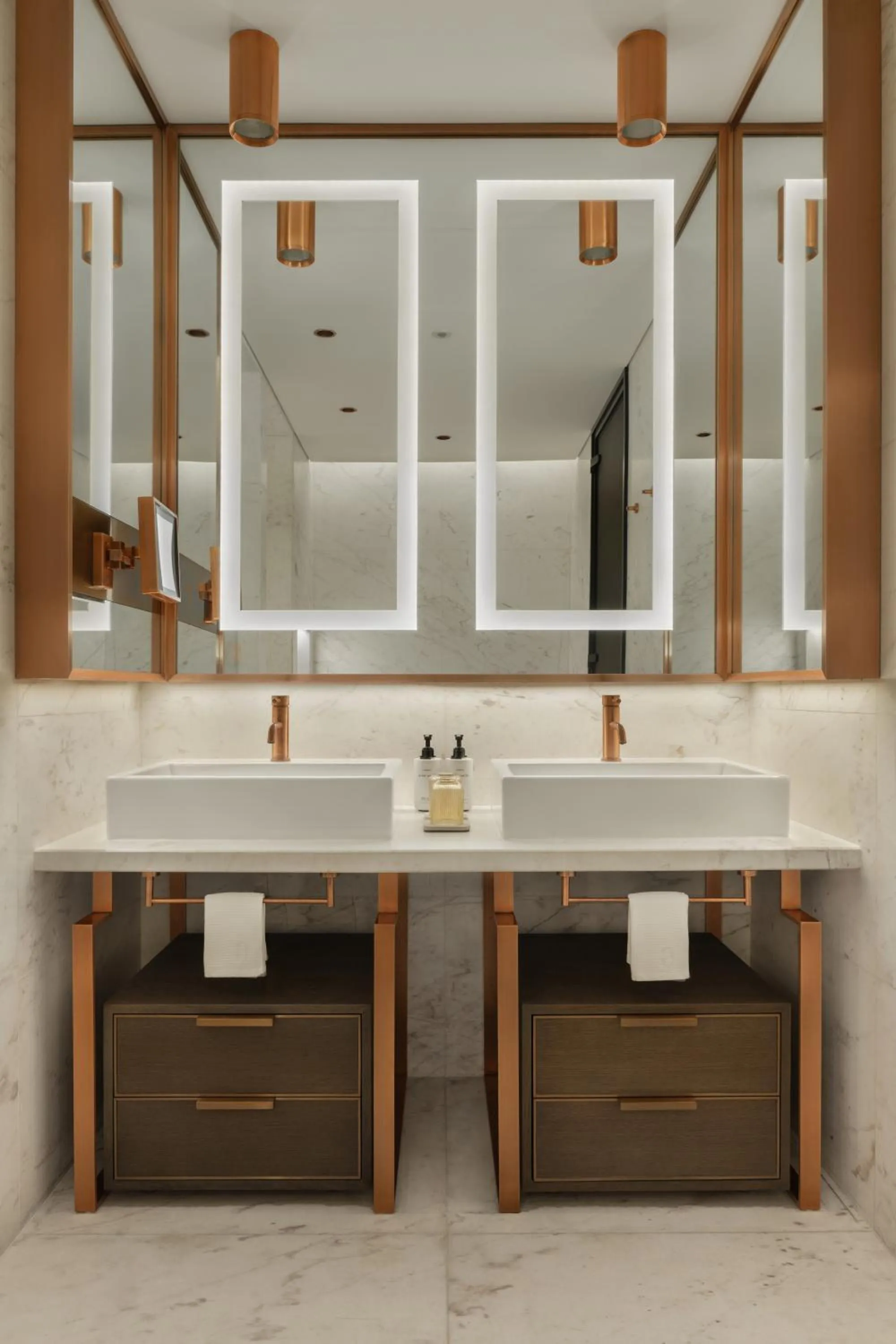 Bathroom in Caesars Palace Dubai