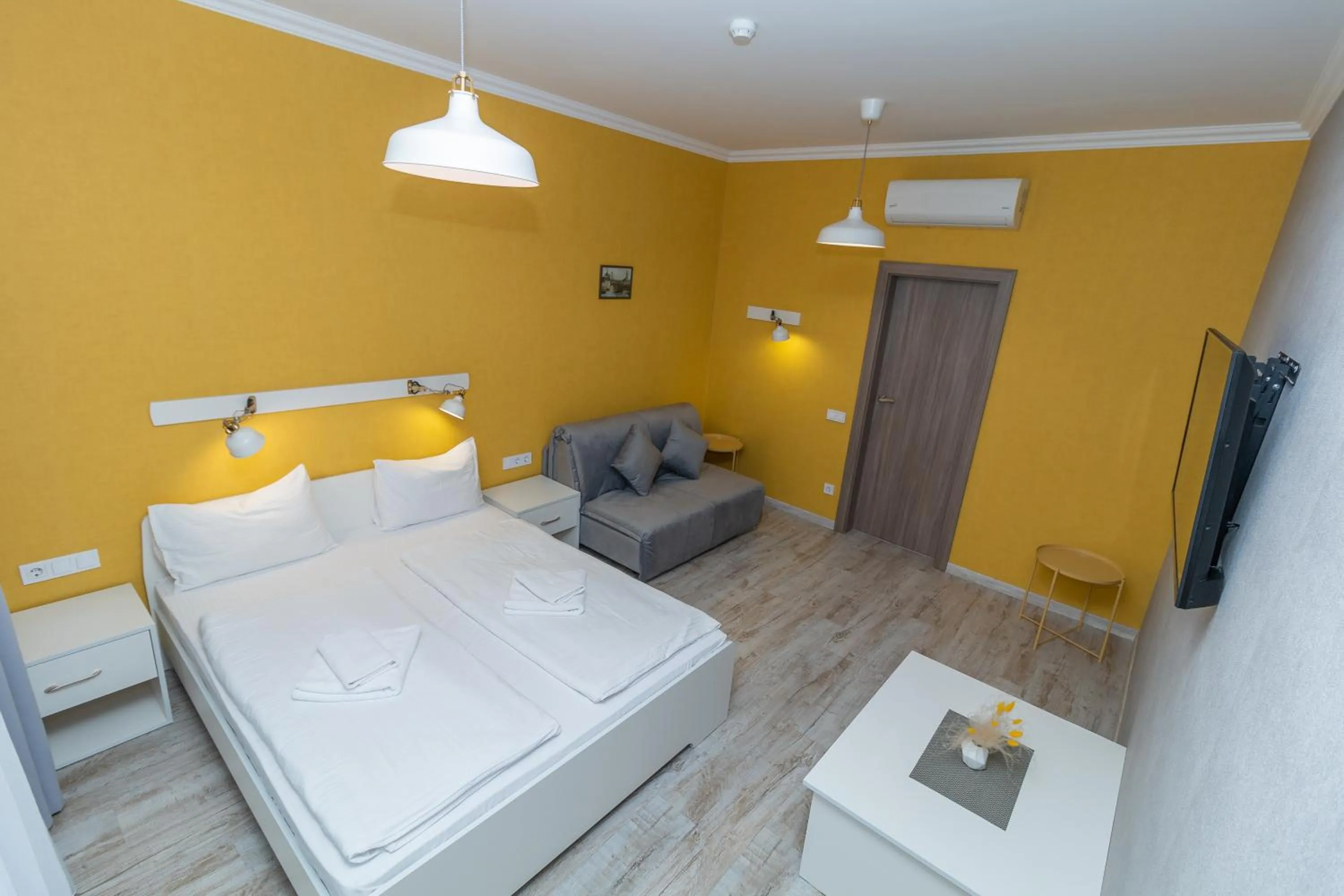 Bed in Opera Passage Hotel & Apartments