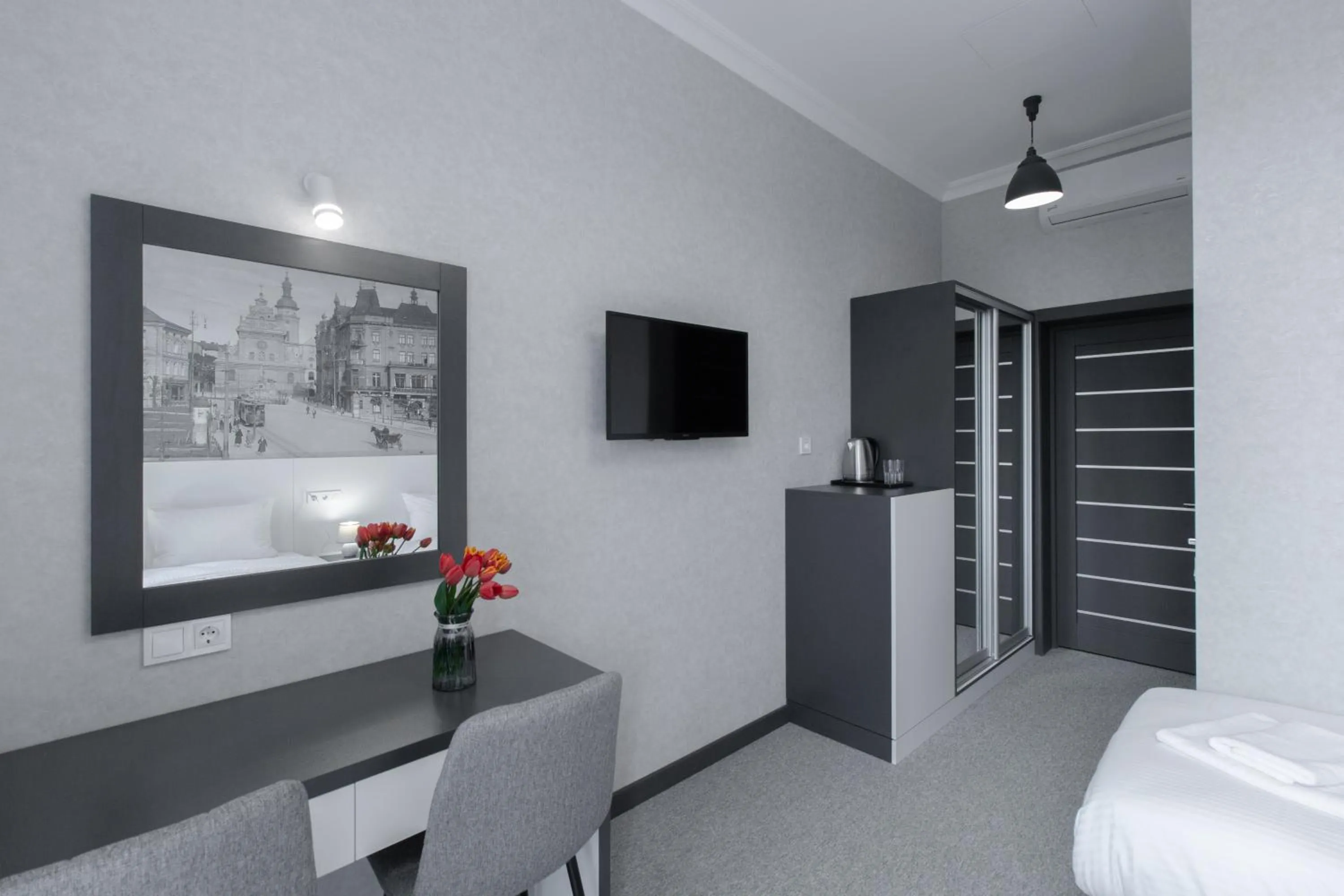 Photo of the whole room, Bed in Opera Passage Hotel & Apartments