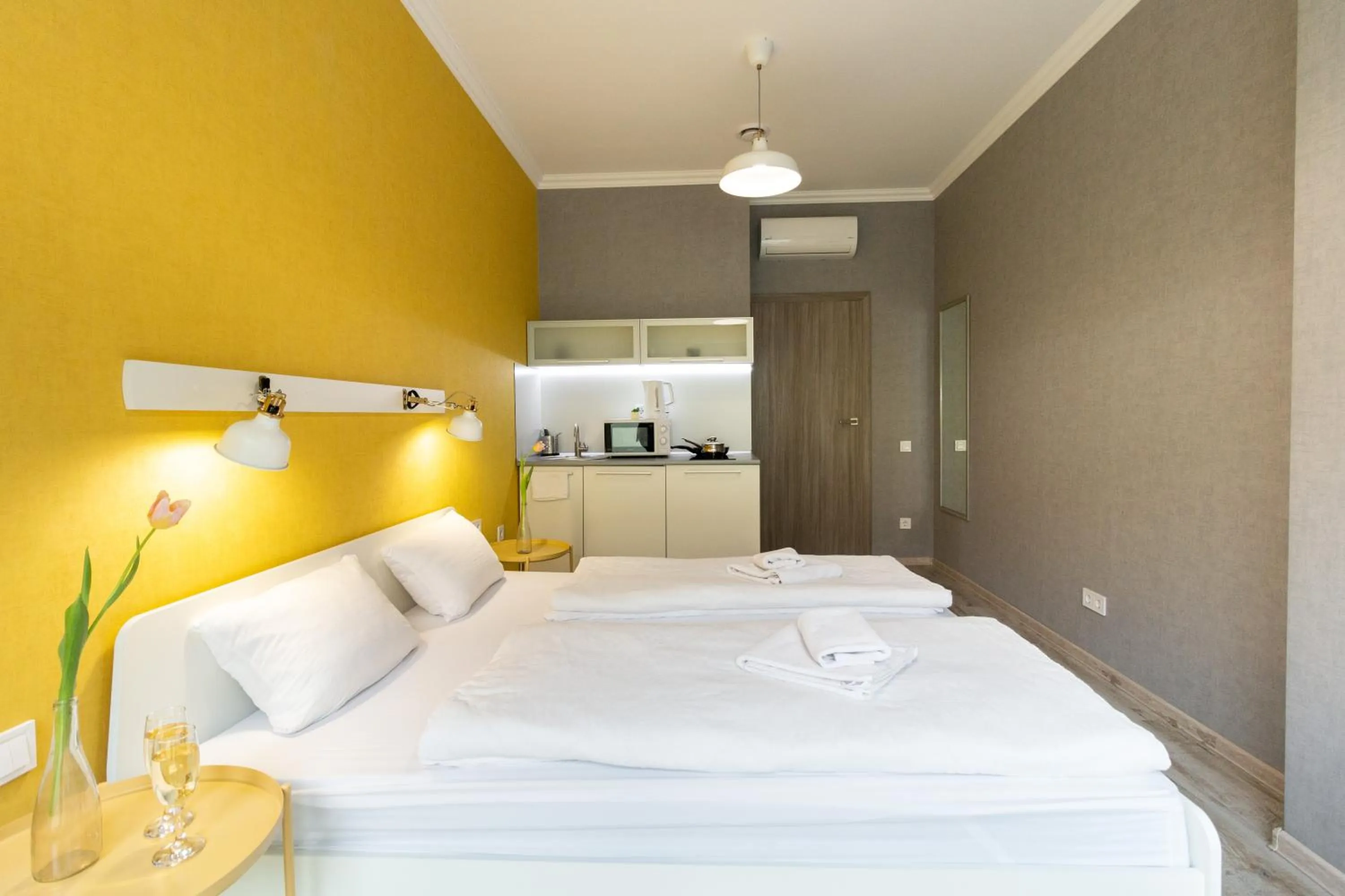 Bed in Opera Passage Hotel & Apartments