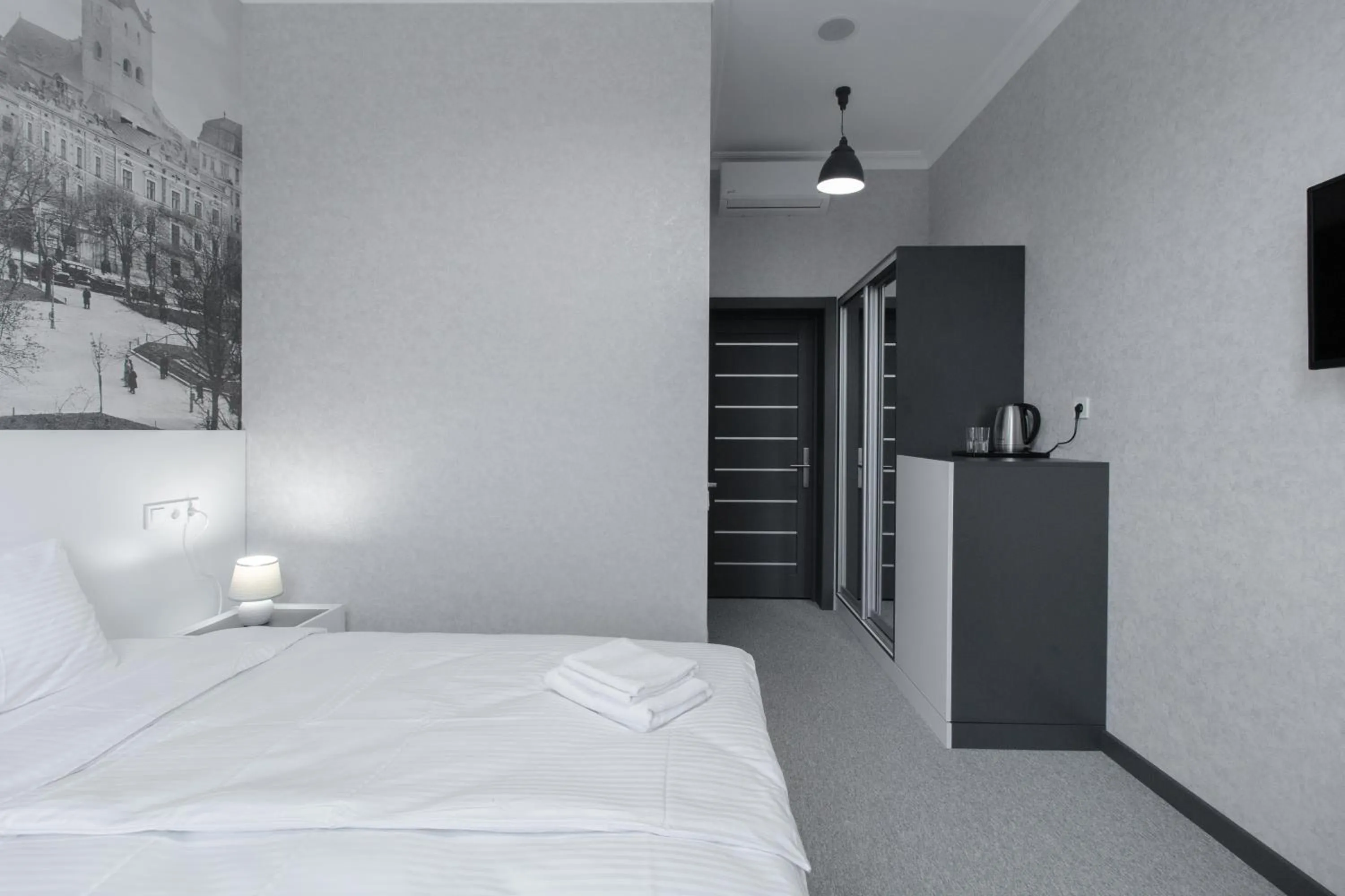 Photo of the whole room, Bed in Opera Passage Hotel & Apartments