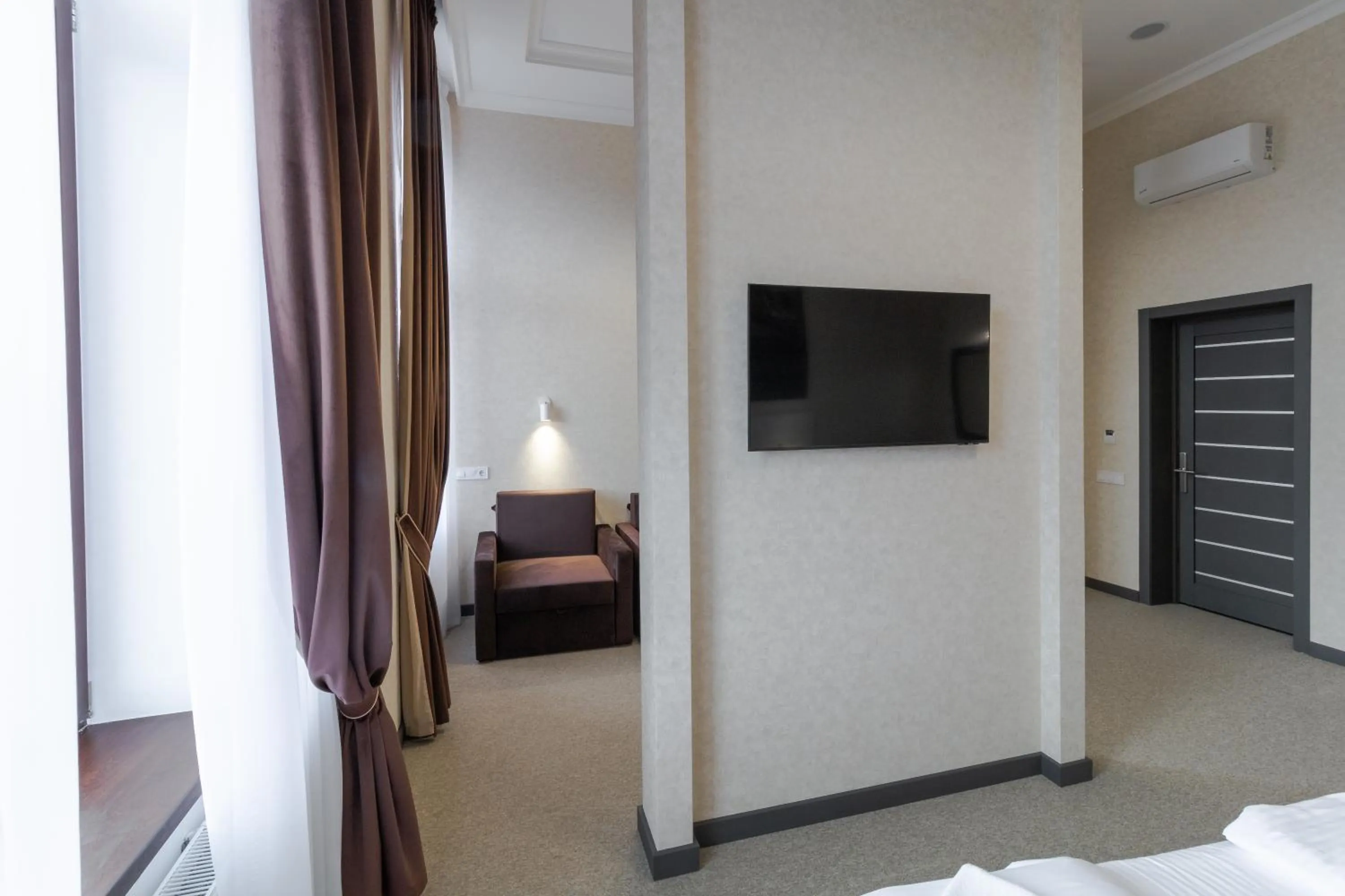 Photo of the whole room, Bed in Opera Passage Hotel & Apartments