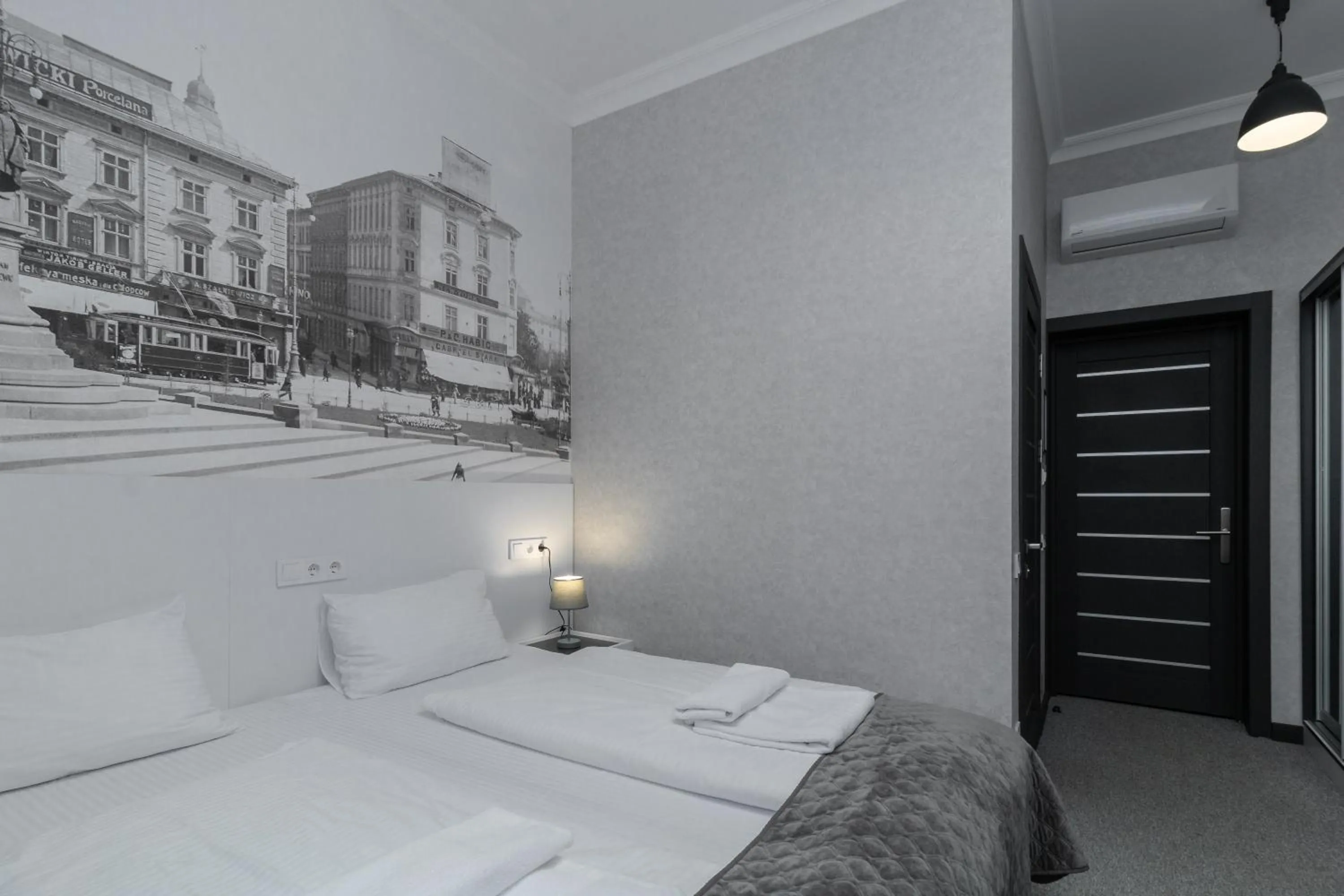 Photo of the whole room, Bed in Opera Passage Hotel & Apartments