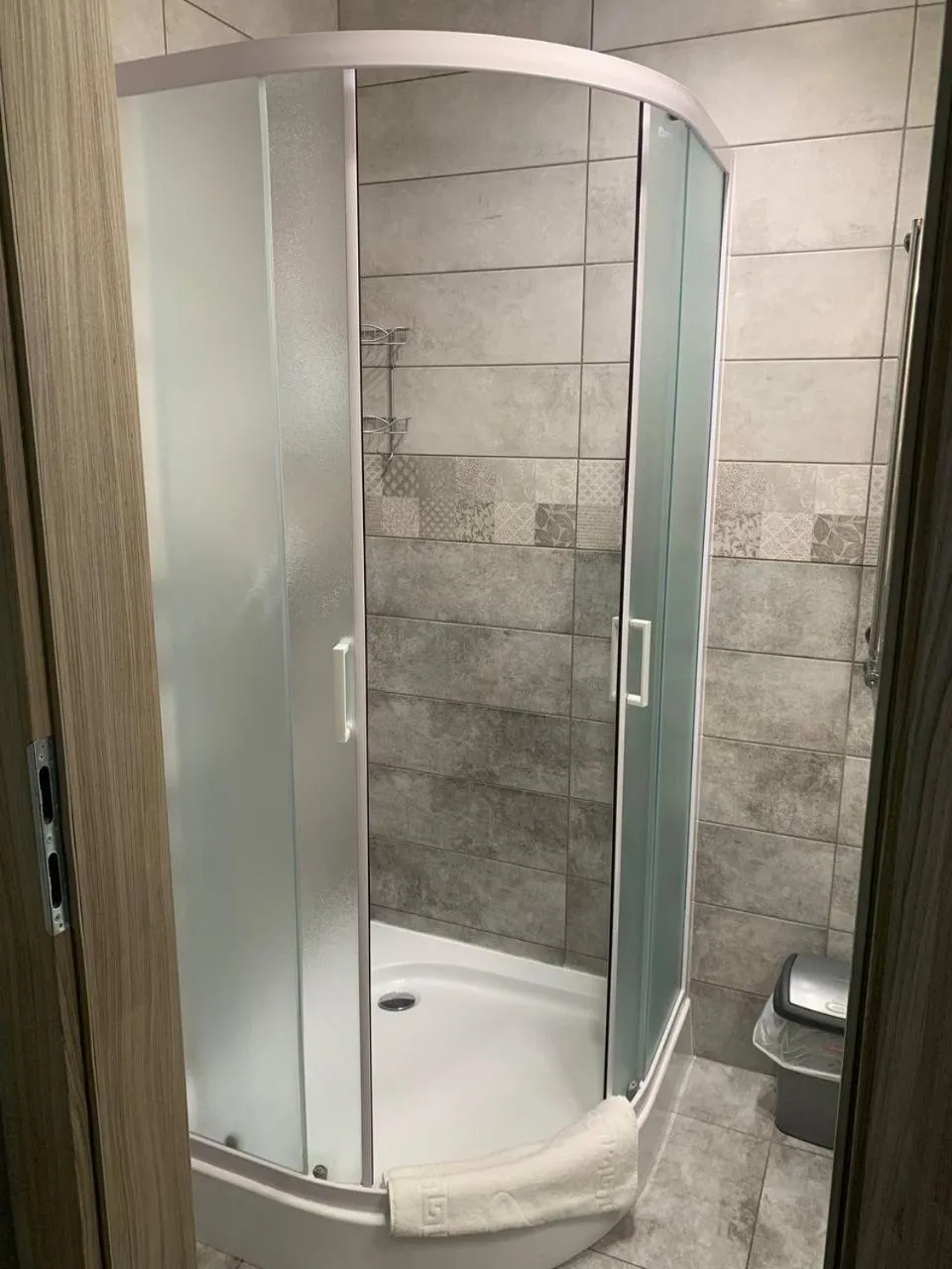 Shower in Opera Passage Hotel & Apartments