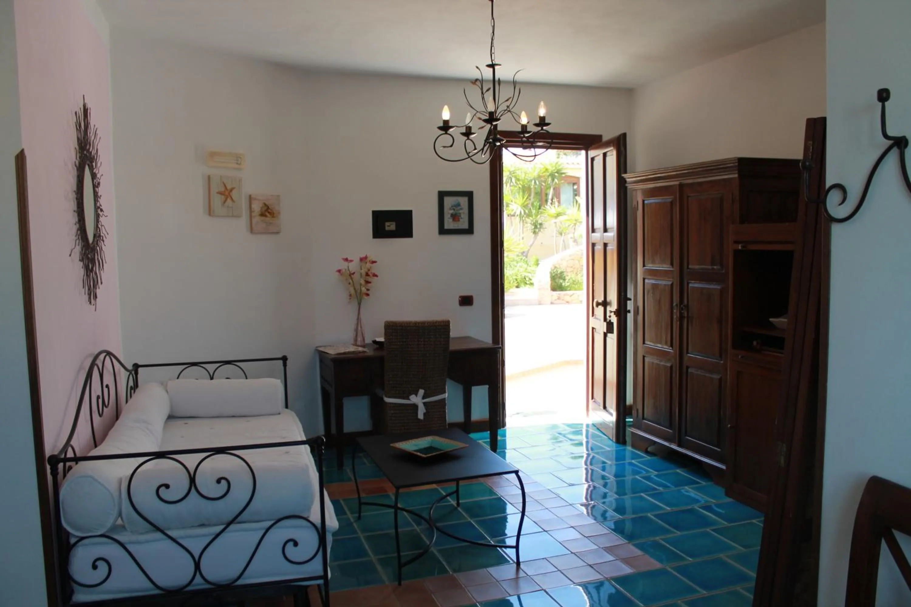 Photo of the whole room, Bed in Luagos club Resort