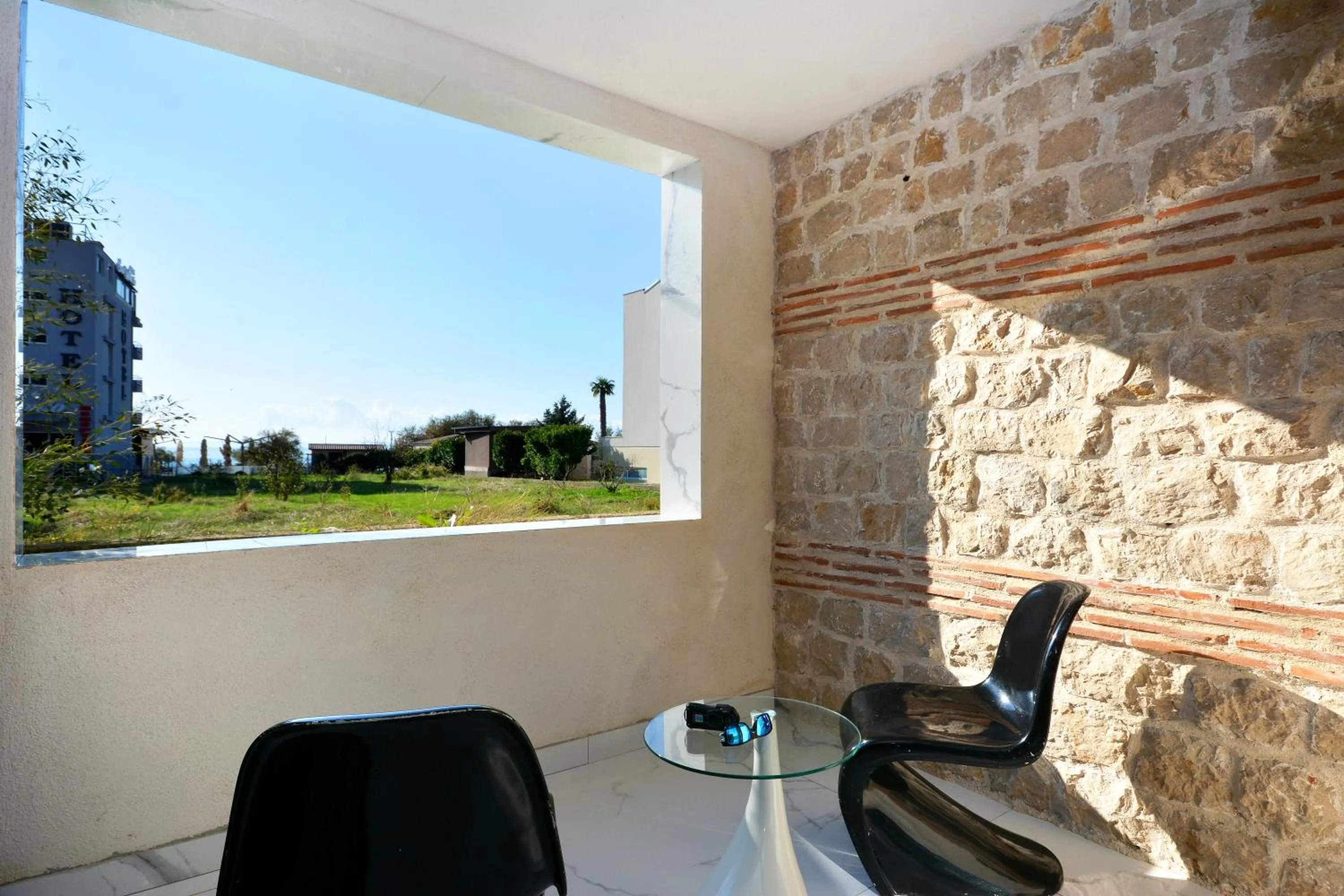 Photo of the whole room in Hotel Jona