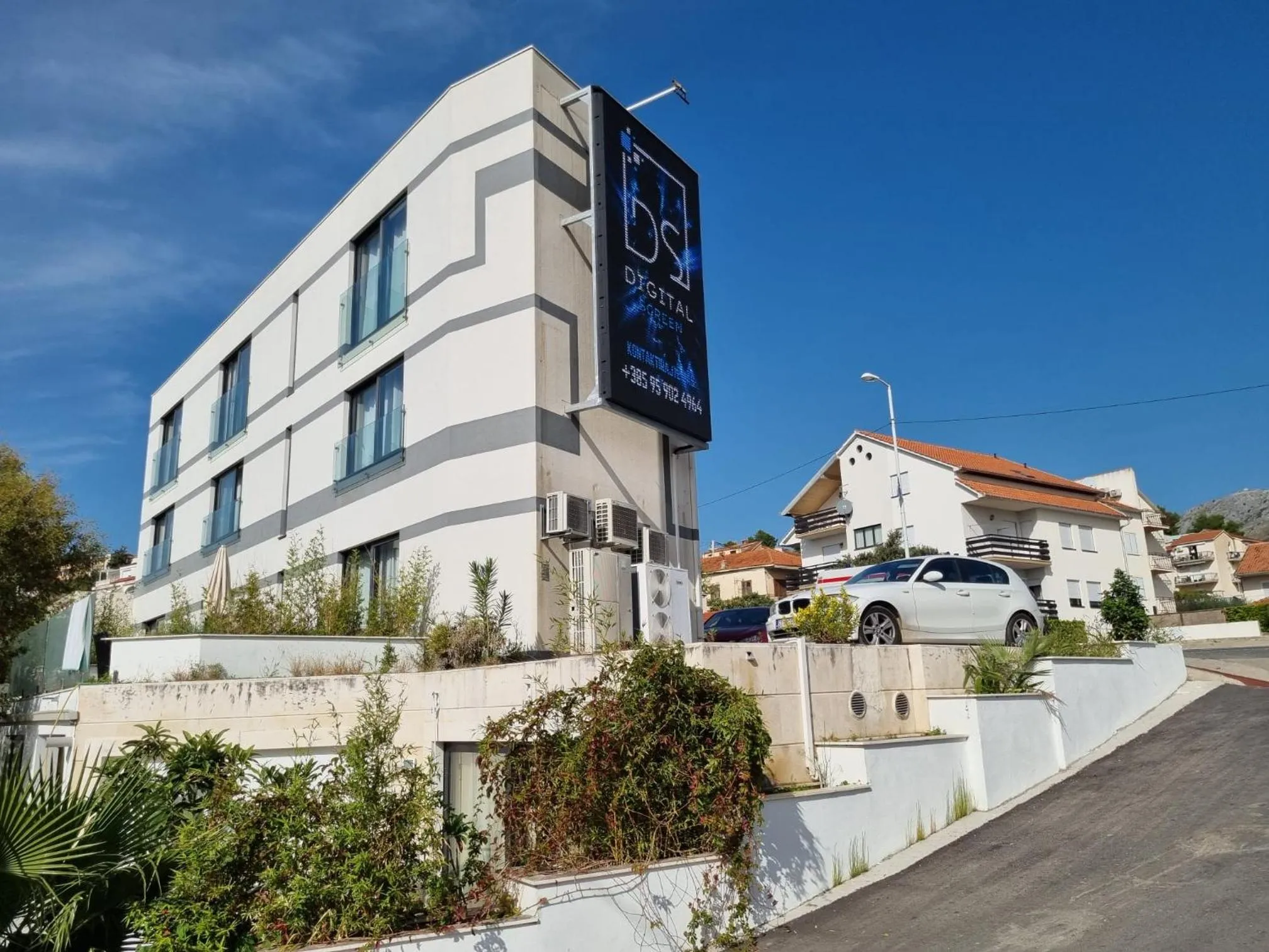 Property building in Hotel Jona